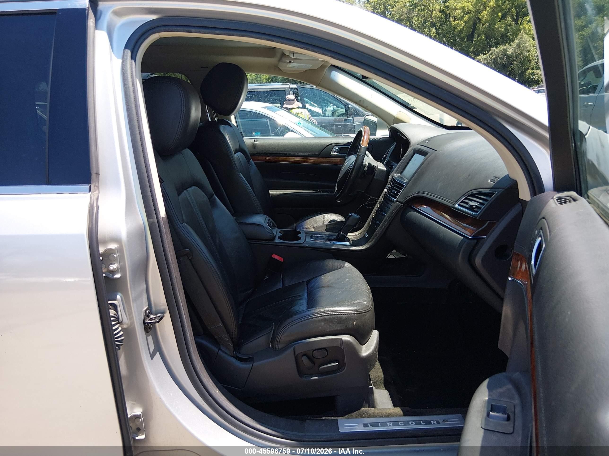 2015 Lincoln Mkt Ecoboost Silver vin: 2LMHJ5ATXFBL04739