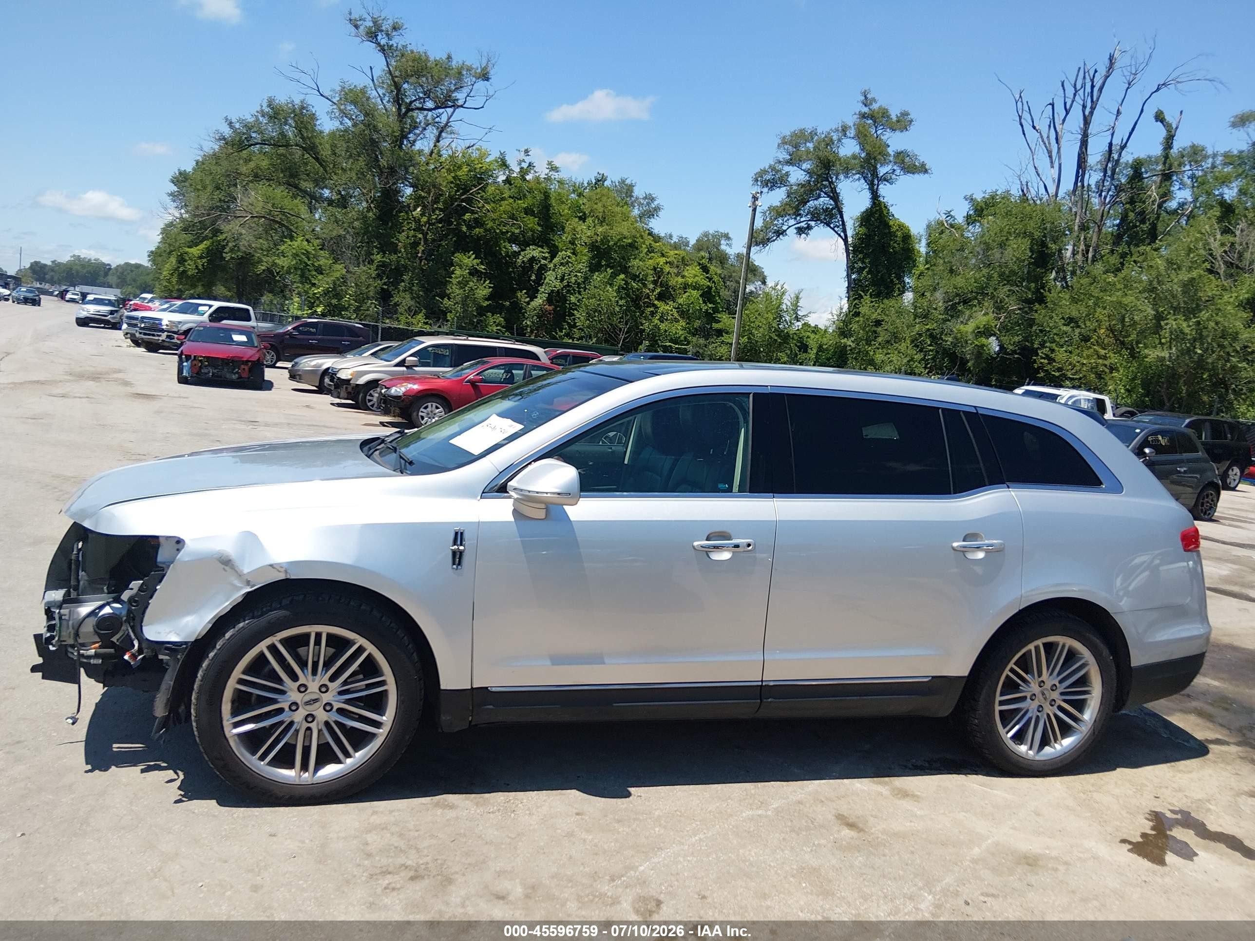 2015 Lincoln Mkt Ecoboost Silver vin: 2LMHJ5ATXFBL04739