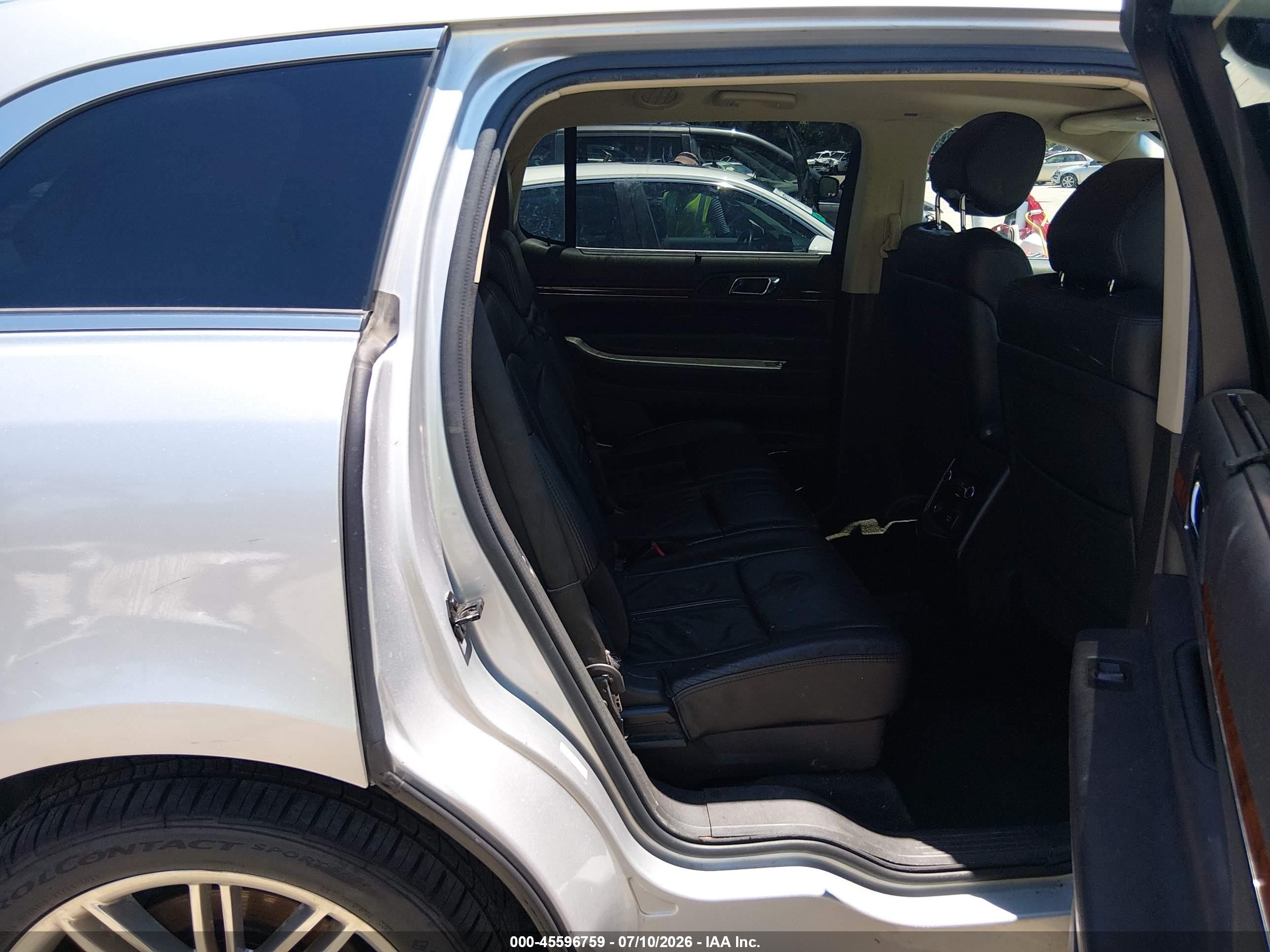 2015 Lincoln Mkt Ecoboost Silver vin: 2LMHJ5ATXFBL04739