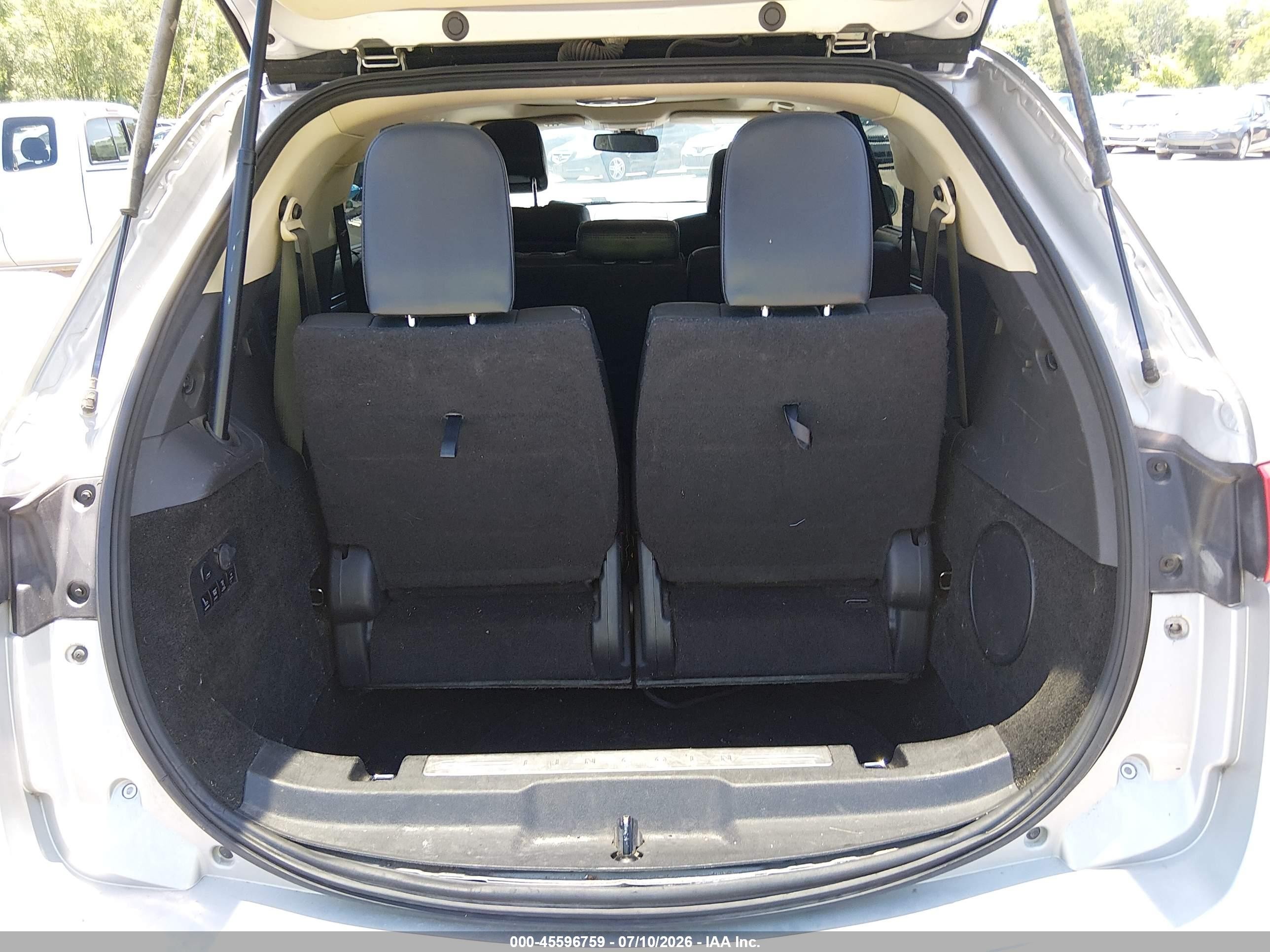 2015 Lincoln Mkt Ecoboost Silver vin: 2LMHJ5ATXFBL04739
