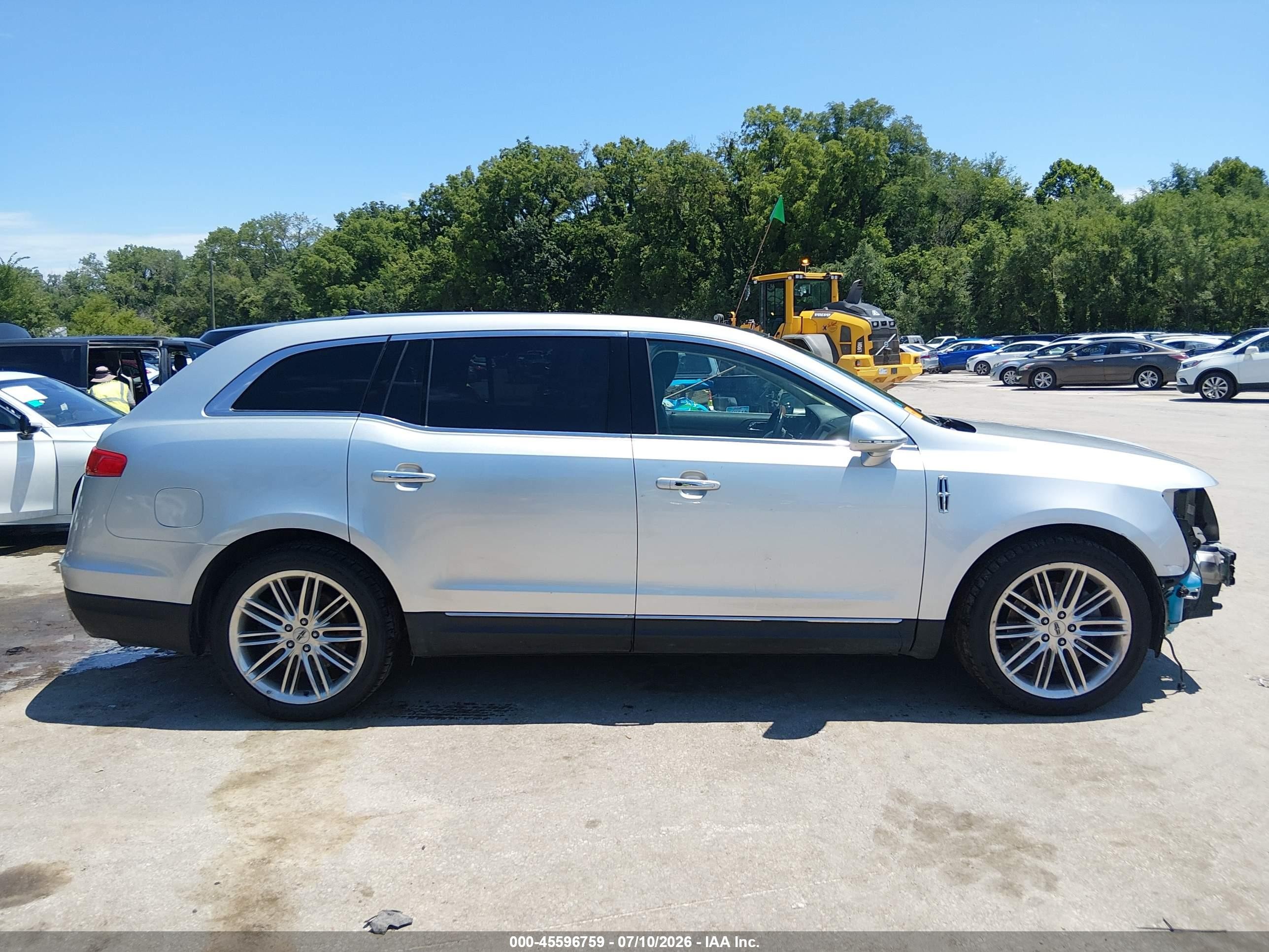 2015 Lincoln Mkt Ecoboost Silver vin: 2LMHJ5ATXFBL04739