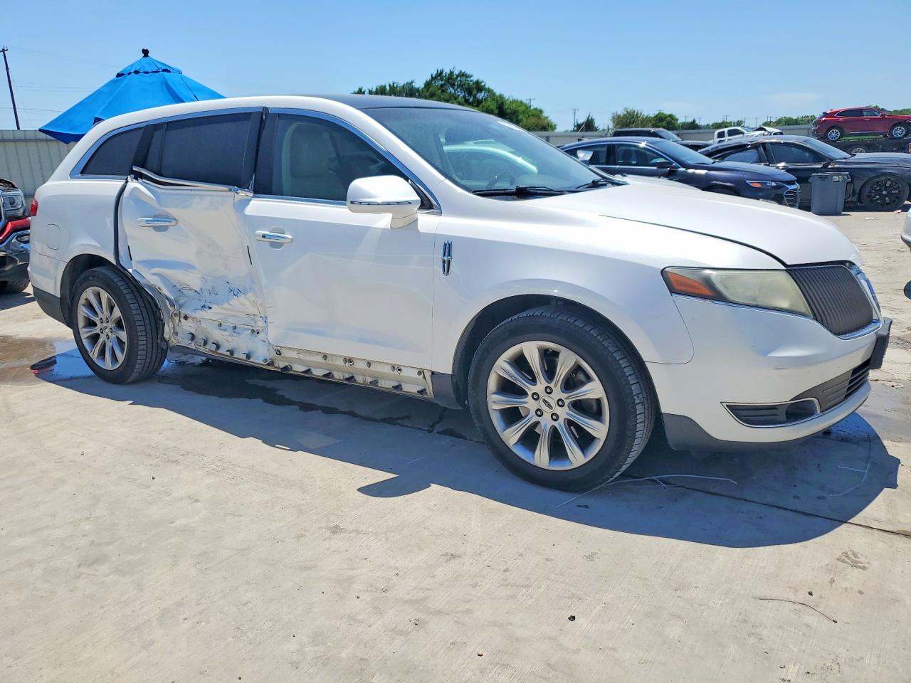 2013 Lincoln Mkt White vin: 2LMHJ5FK0DBL51839