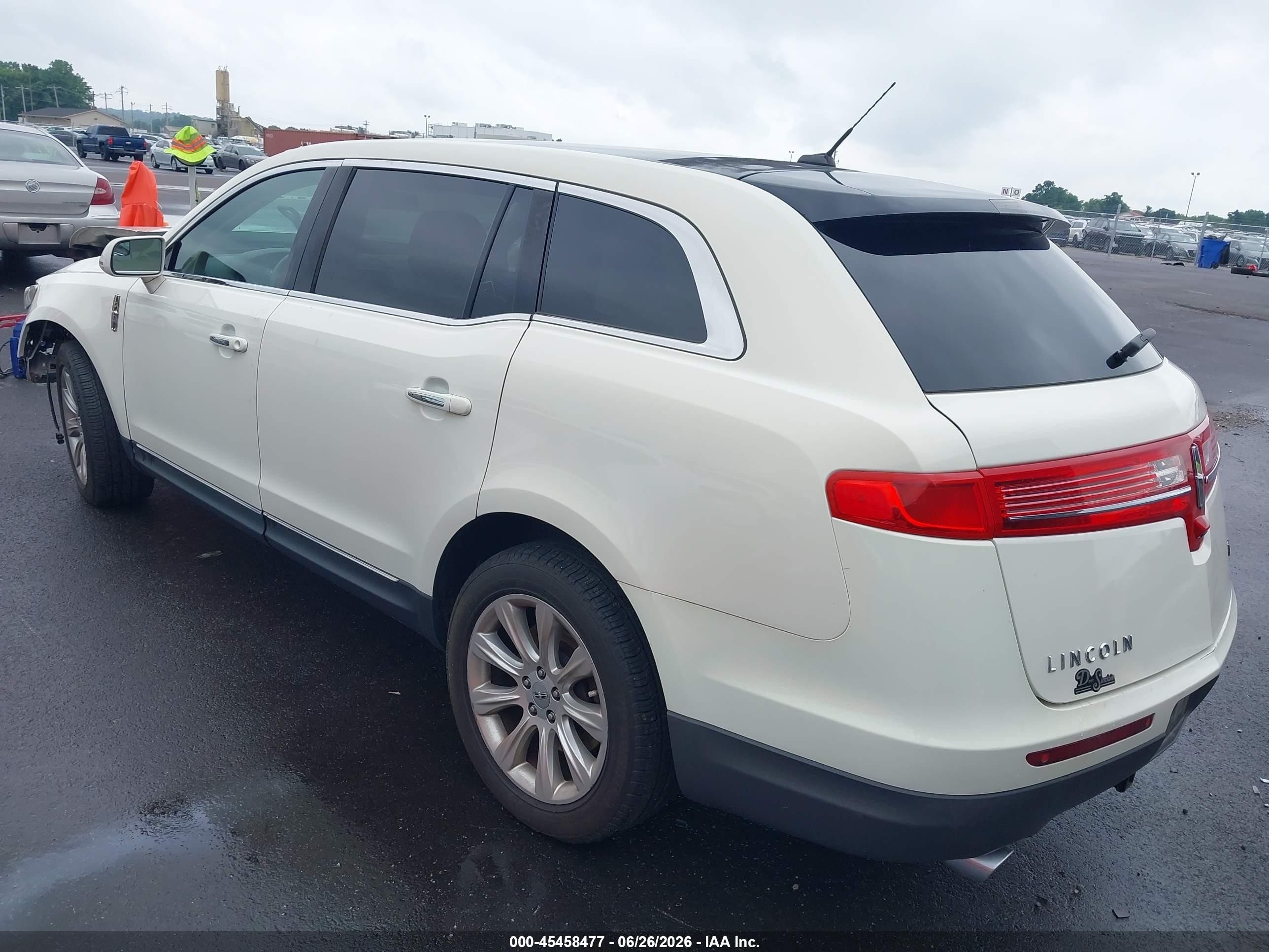 2014 Lincoln Mkt   White vin: 2LMHJ5FK1EBL51723