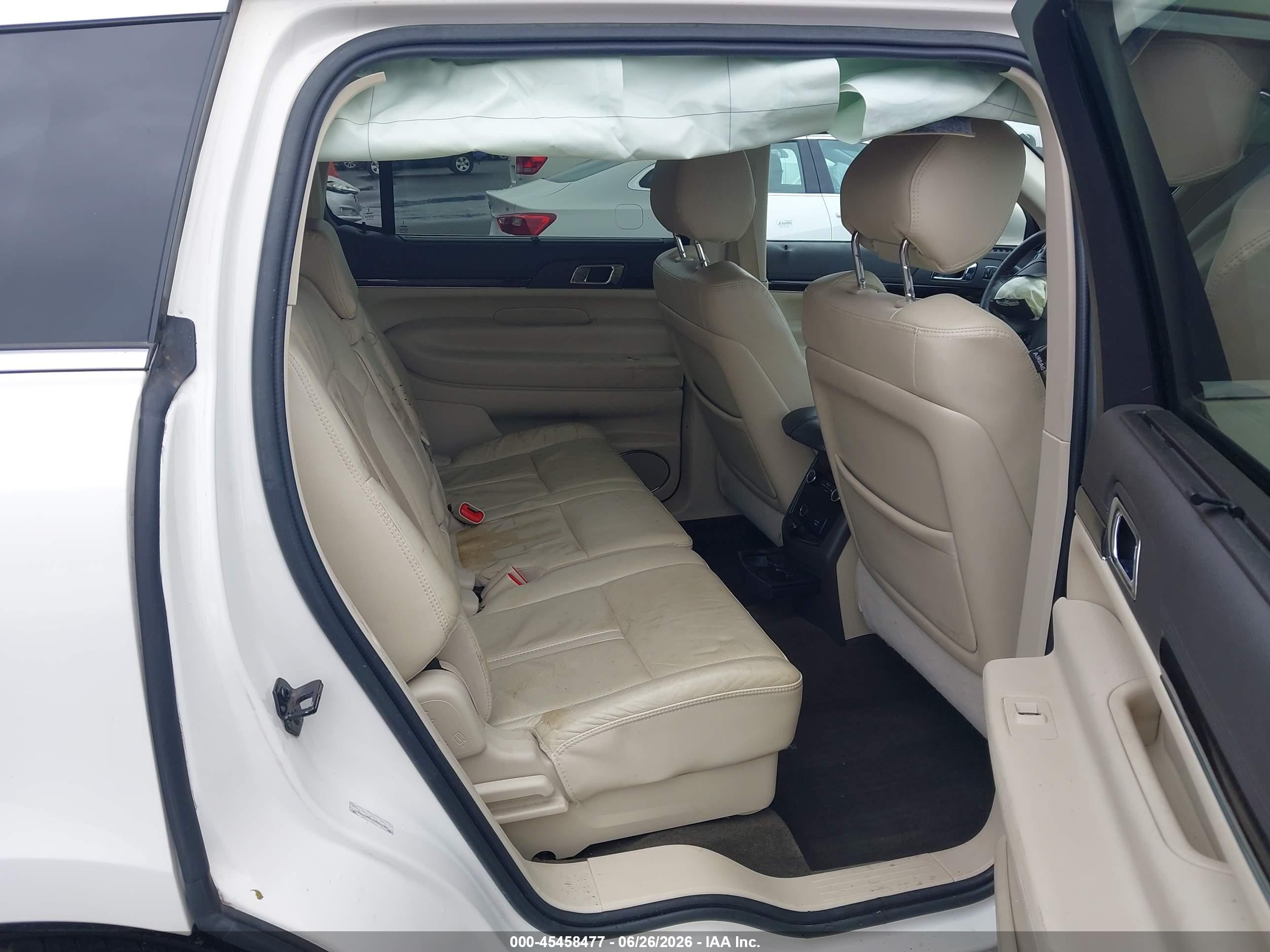2014 Lincoln Mkt   White vin: 2LMHJ5FK1EBL51723