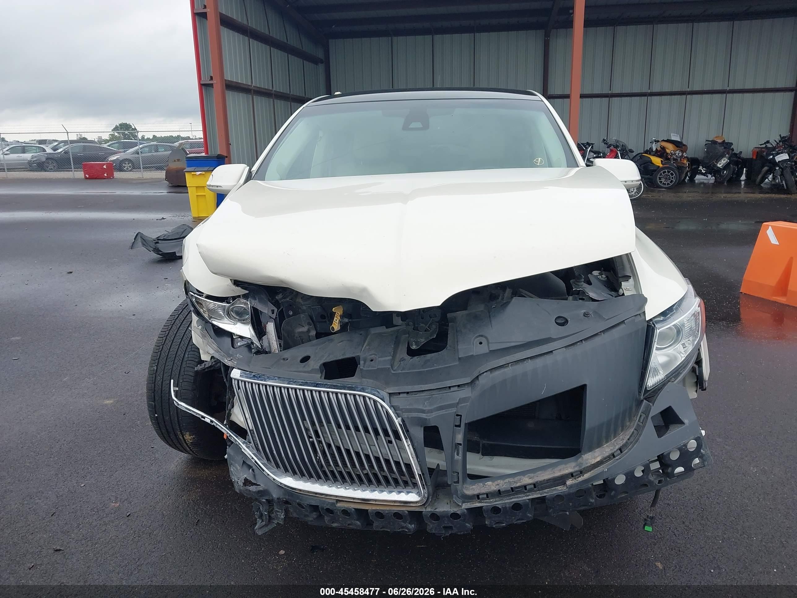2014 Lincoln Mkt   White vin: 2LMHJ5FK1EBL51723