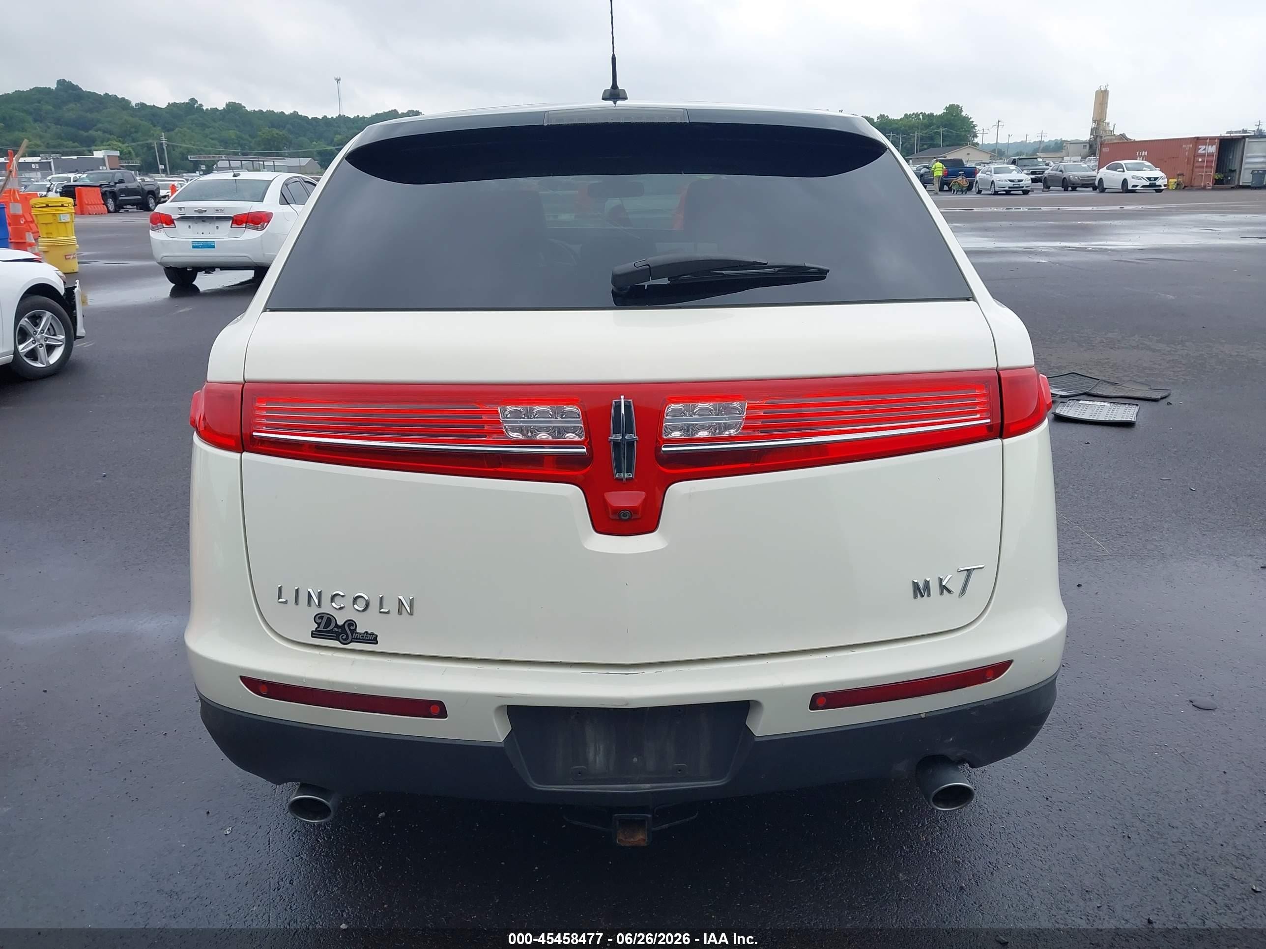 2014 Lincoln Mkt   White vin: 2LMHJ5FK1EBL51723