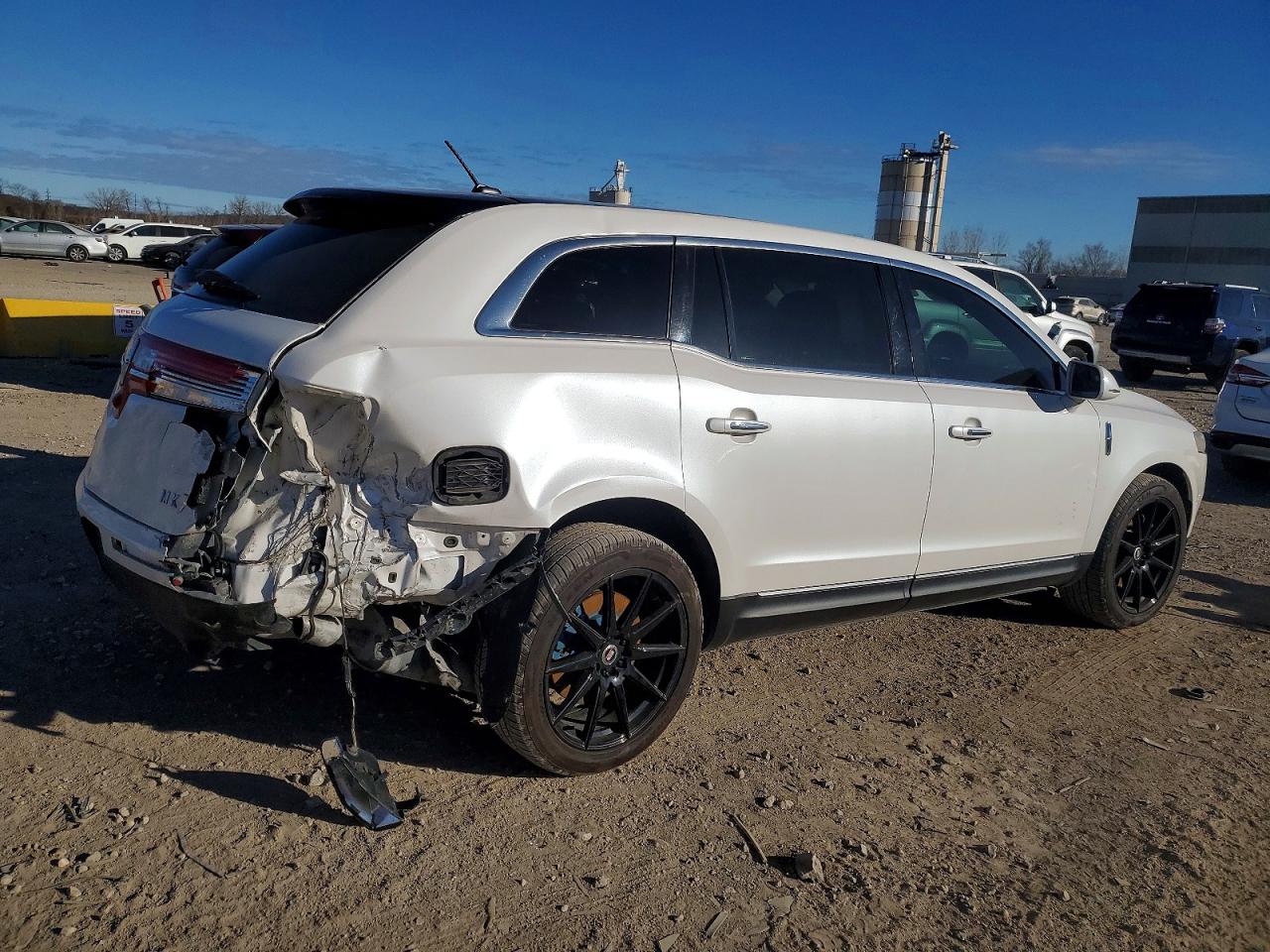 2015 Lincoln Mkt White vin: 2LMHJ5FK4FBL00508
