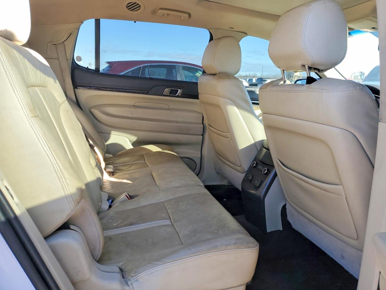 2015 Lincoln Mkt White vin: 2LMHJ5FK4FBL00508