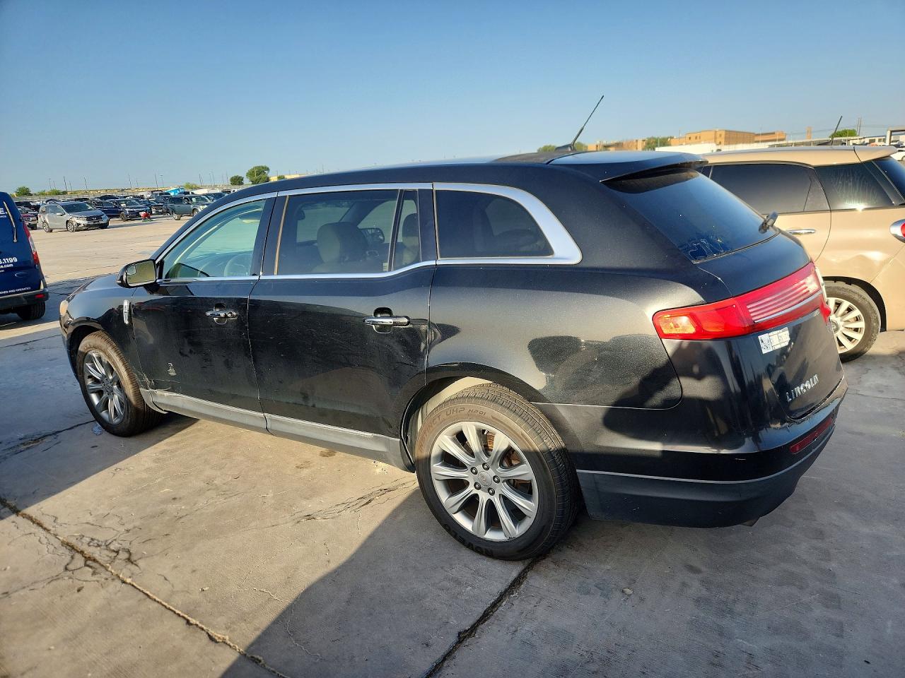 2013 Lincoln Mkt Black vin: 2LMHJ5FK5DBL51903