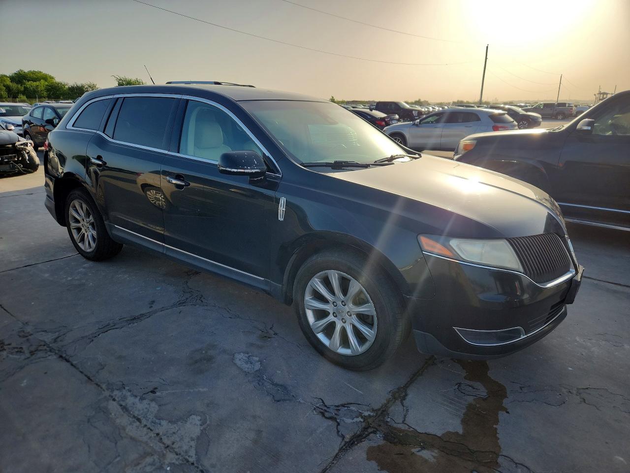 2013 Lincoln Mkt Black vin: 2LMHJ5FK5DBL51903