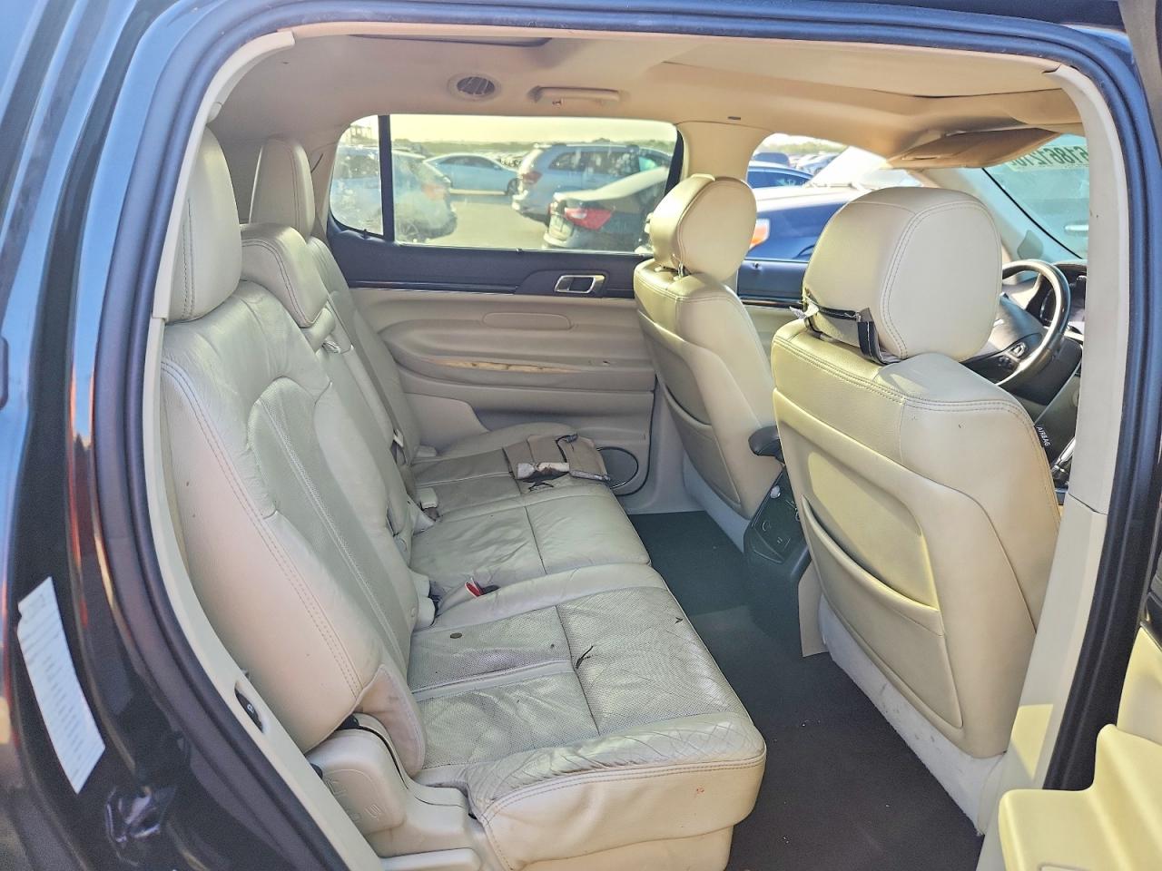 2013 Lincoln Mkt Black vin: 2LMHJ5FK5DBL51903
