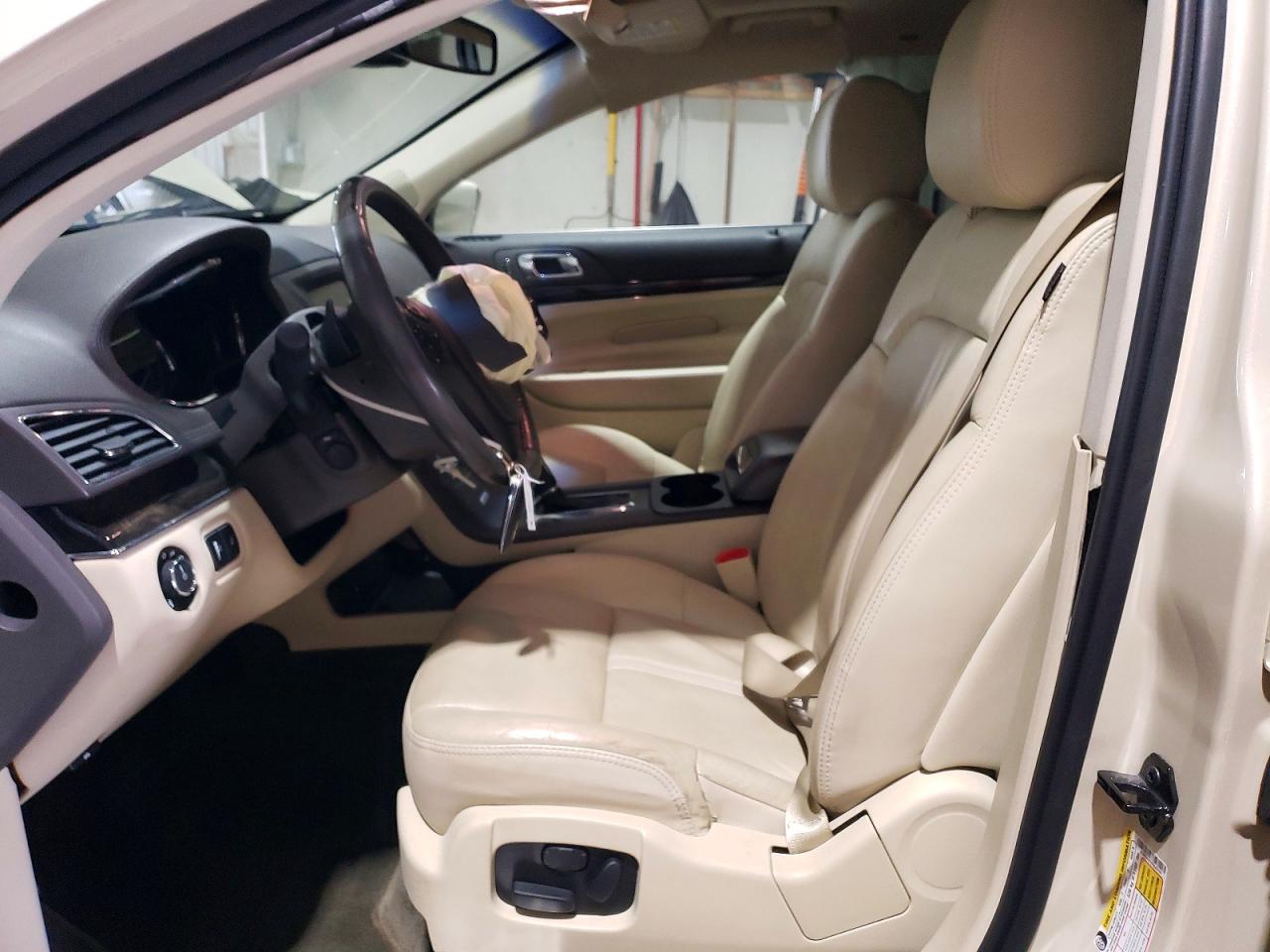 2015 Lincoln Mkt Cream vin: 2LMHJ5FK5FBL03191