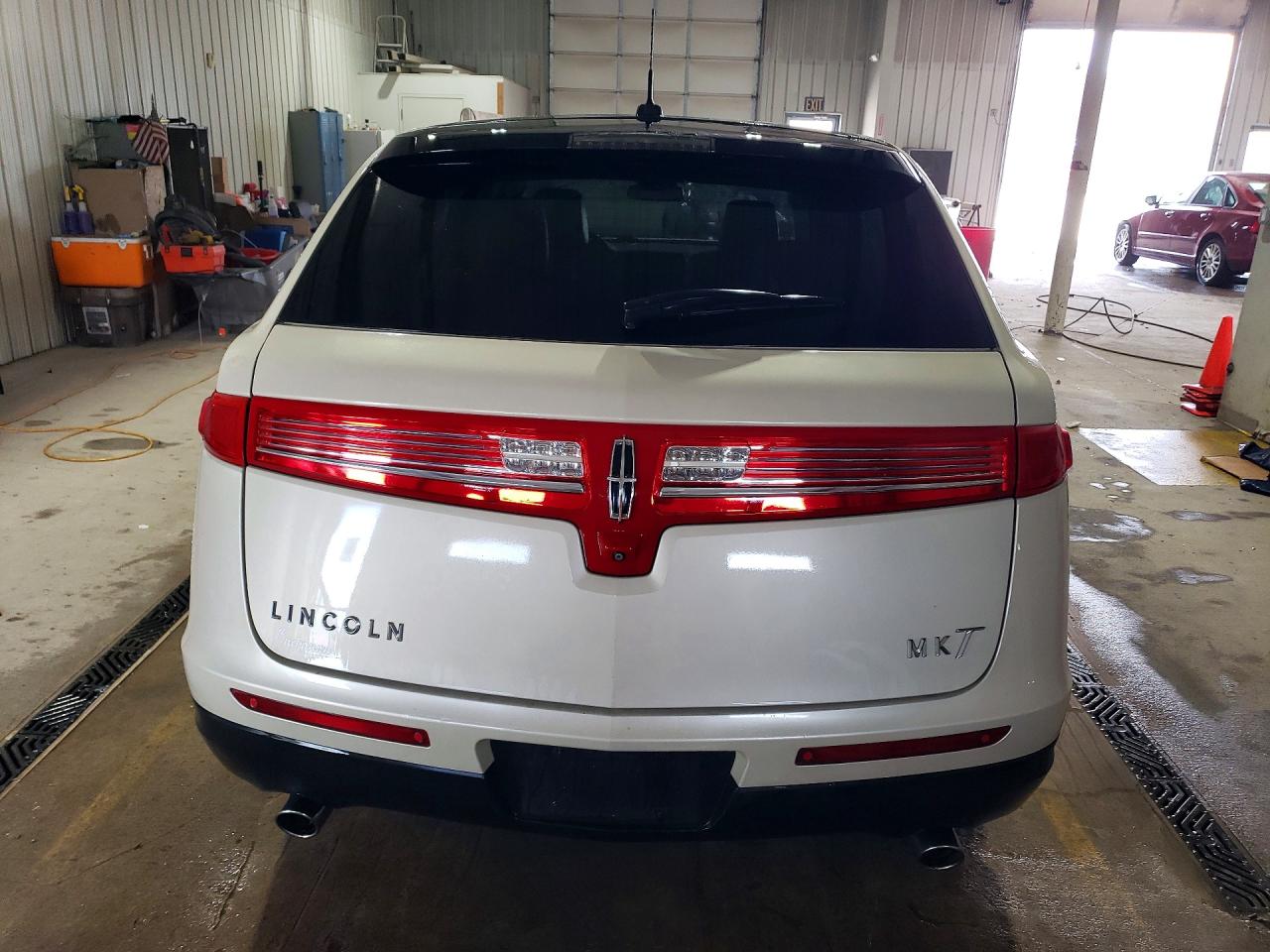 2015 Lincoln Mkt Cream vin: 2LMHJ5FK5FBL03191