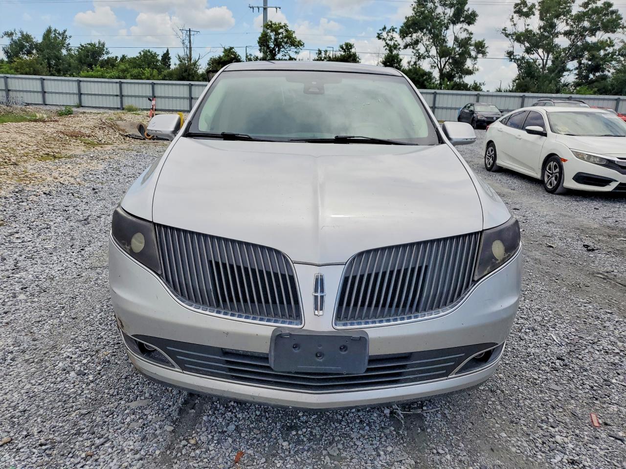 2013 Lincoln Mkt Silver vin: 2LMHJ5FK6DBL56298