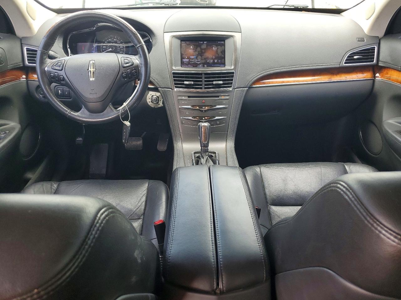 2013 Lincoln Mkt Silver vin: 2LMHJ5FK6DBL56298
