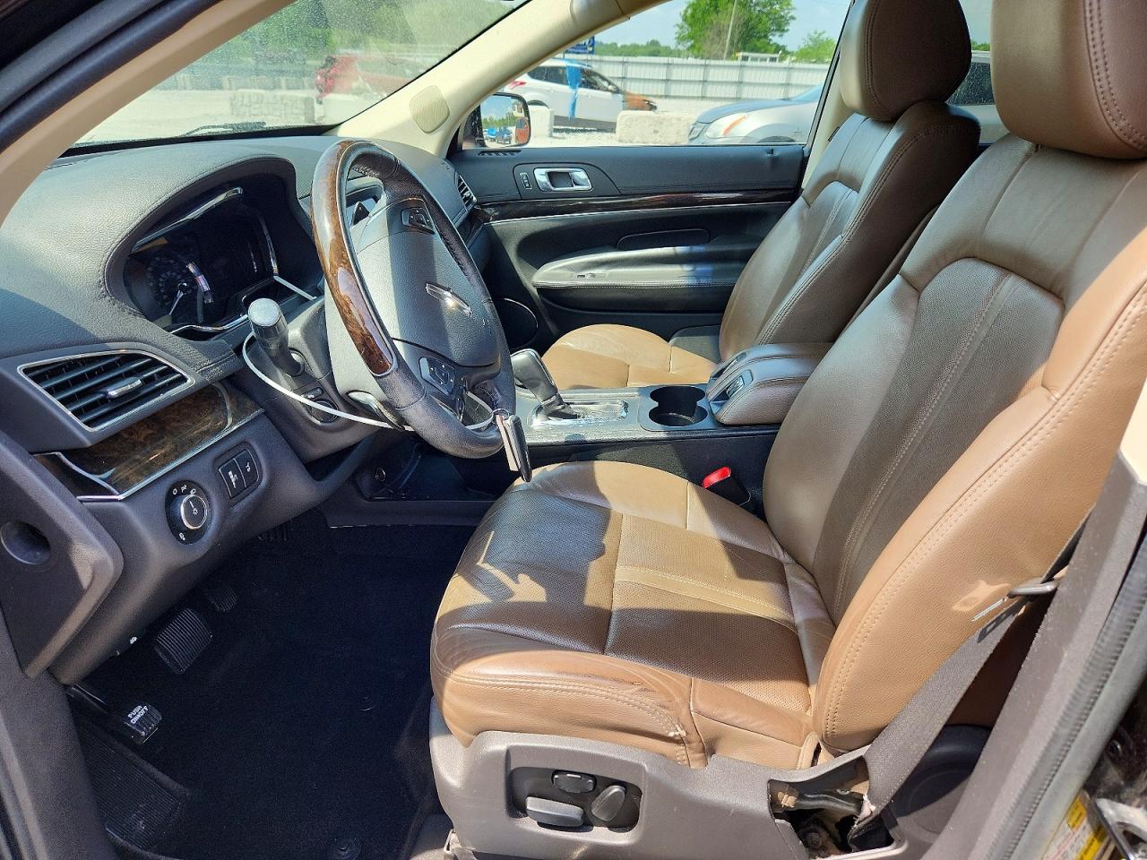 2014 Lincoln Mkt Black vin: 2LMHJ5FK6EBL58554