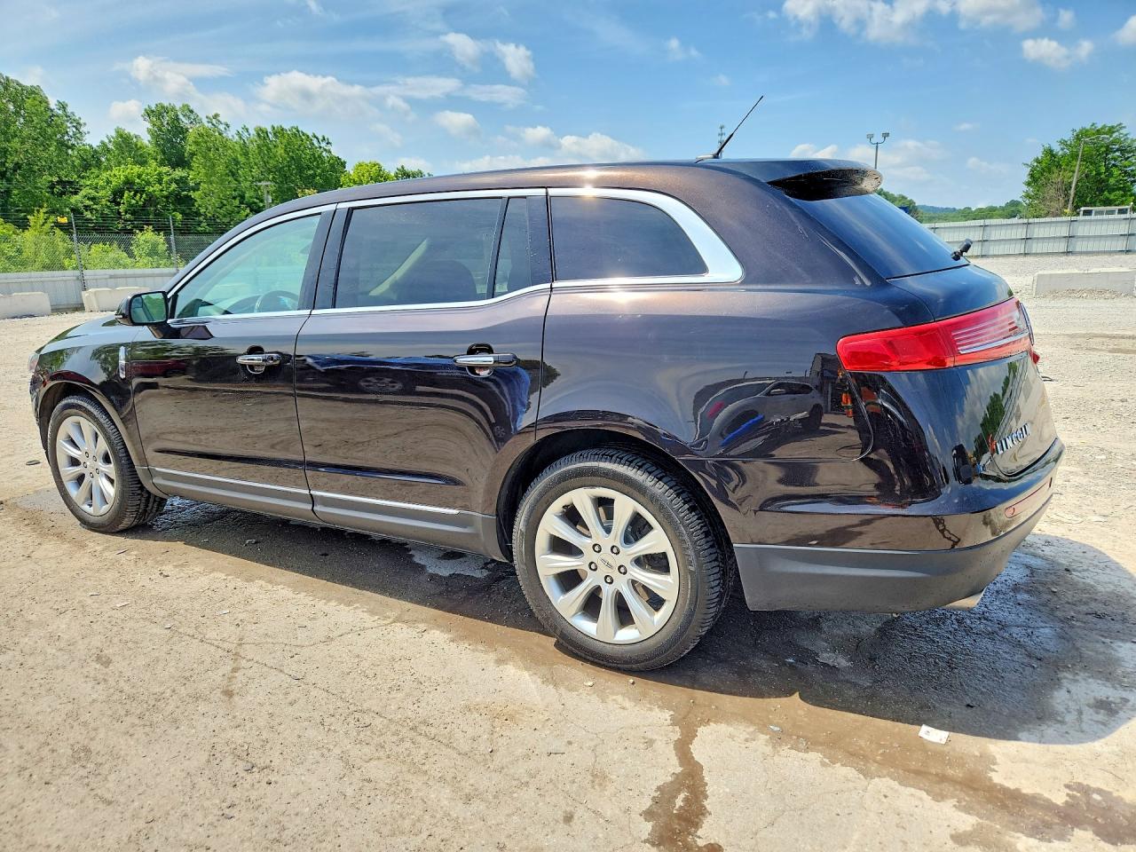 2014 Lincoln Mkt Black vin: 2LMHJ5FK6EBL58554