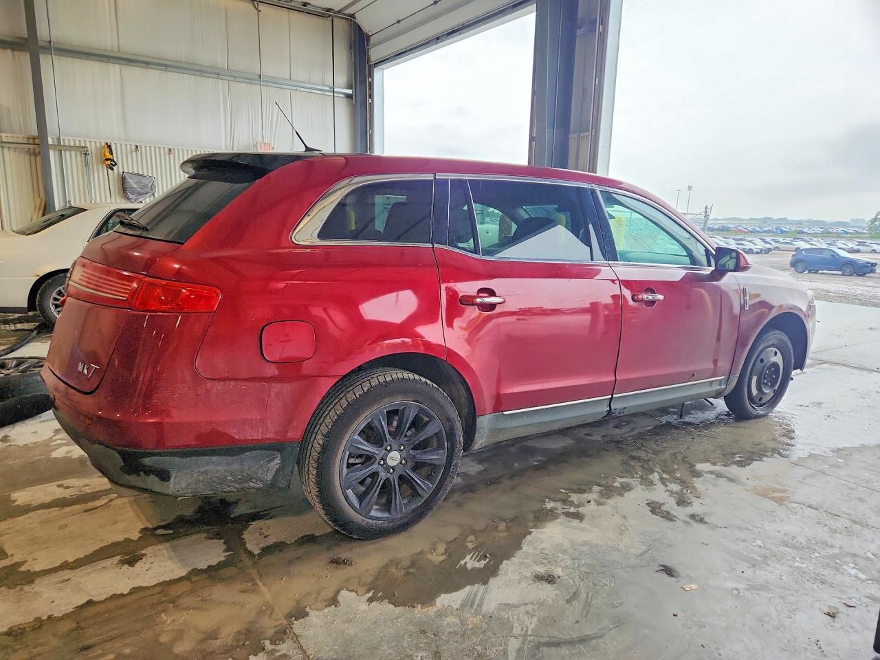 2015 Lincoln Mkt Red vin: 2LMHJ5FK8FBL03881