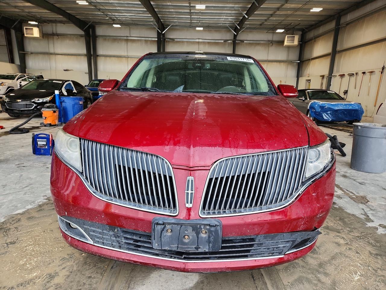 2015 Lincoln Mkt Red vin: 2LMHJ5FK8FBL03881