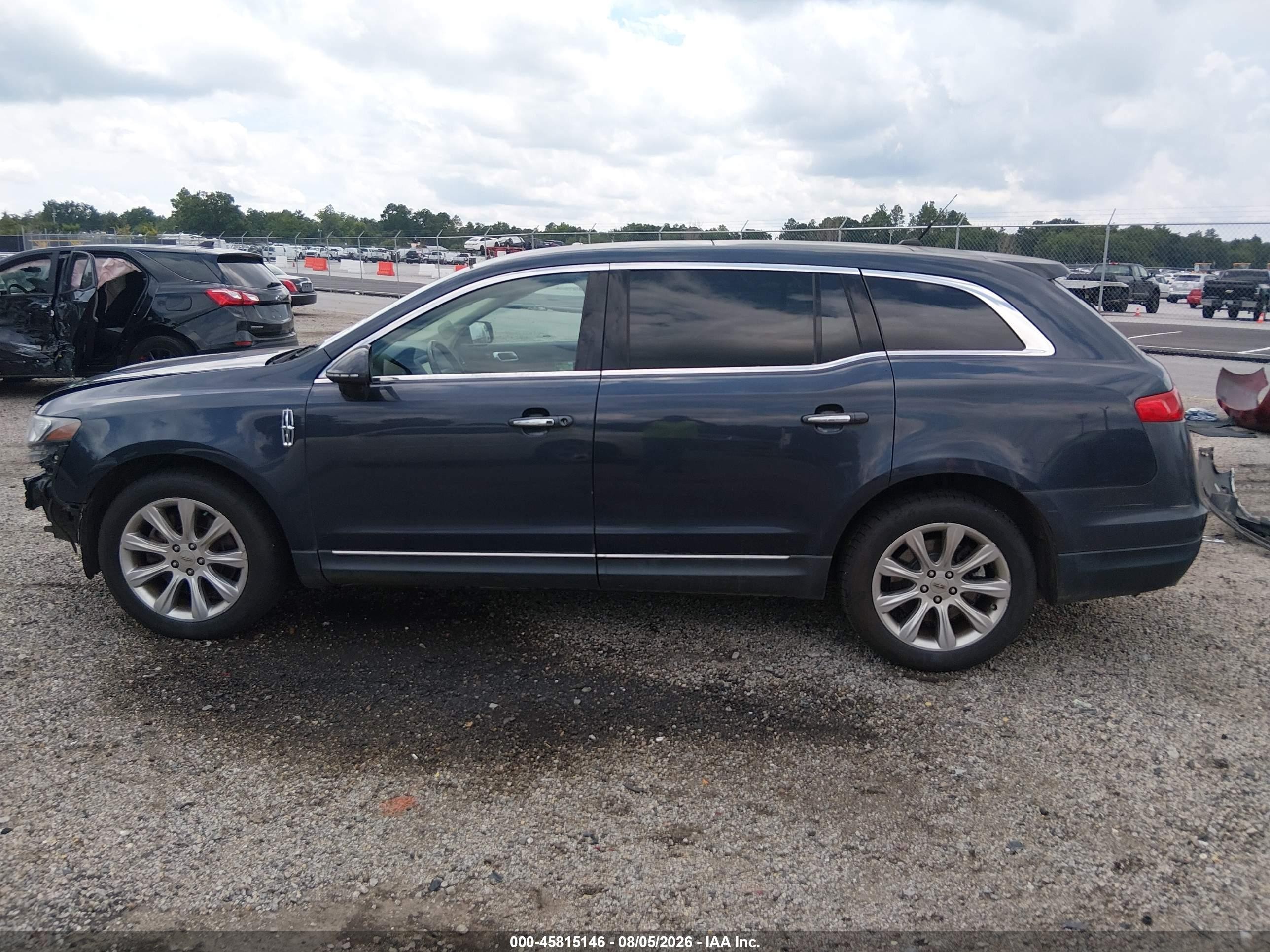 2014 Lincoln Mkt   Black vin: 2LMHJ5FK9EBL52585
