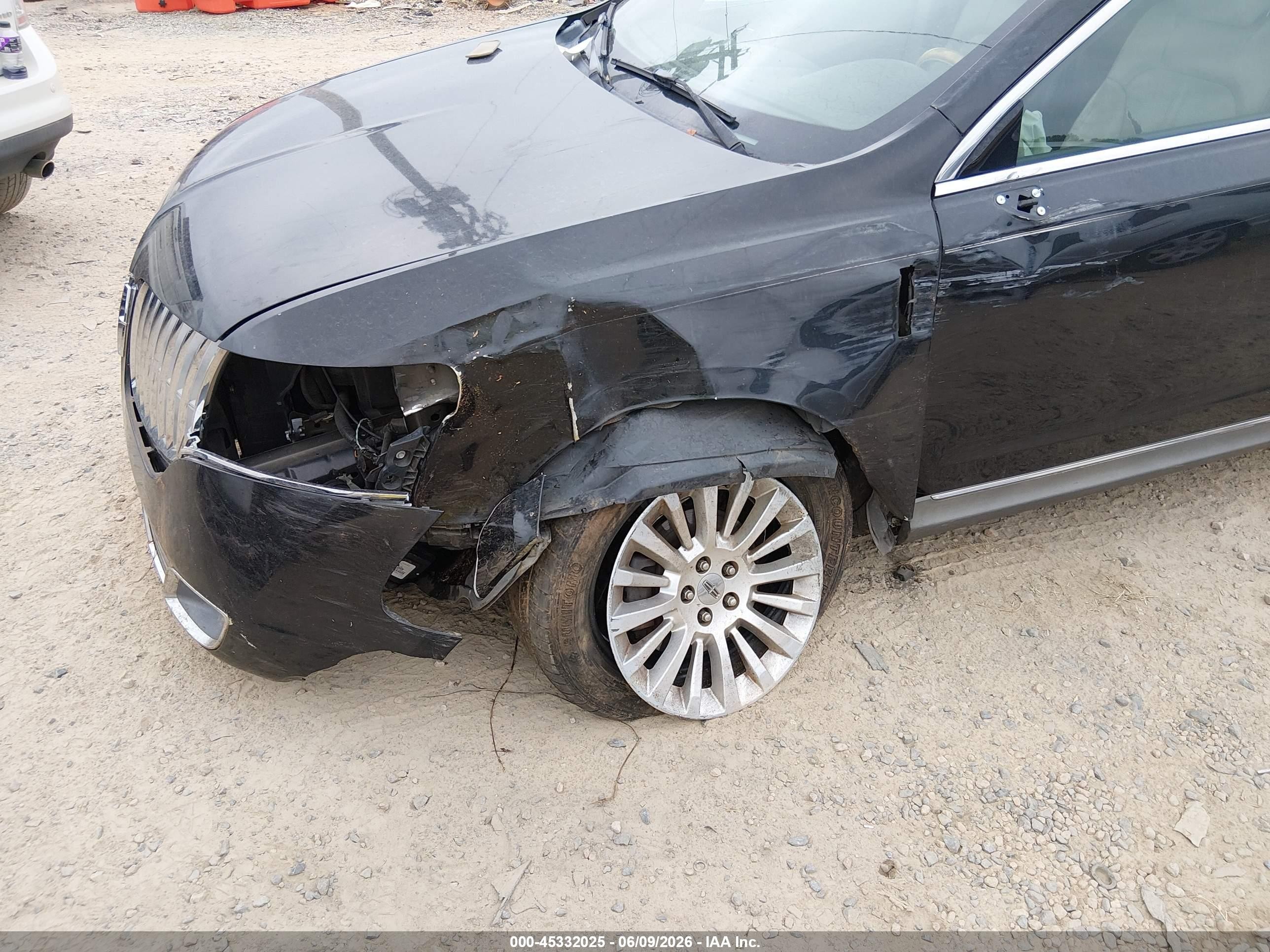 2010 Lincoln Mkt   Black vin: 2LMHJ5FR0ABJ10596
