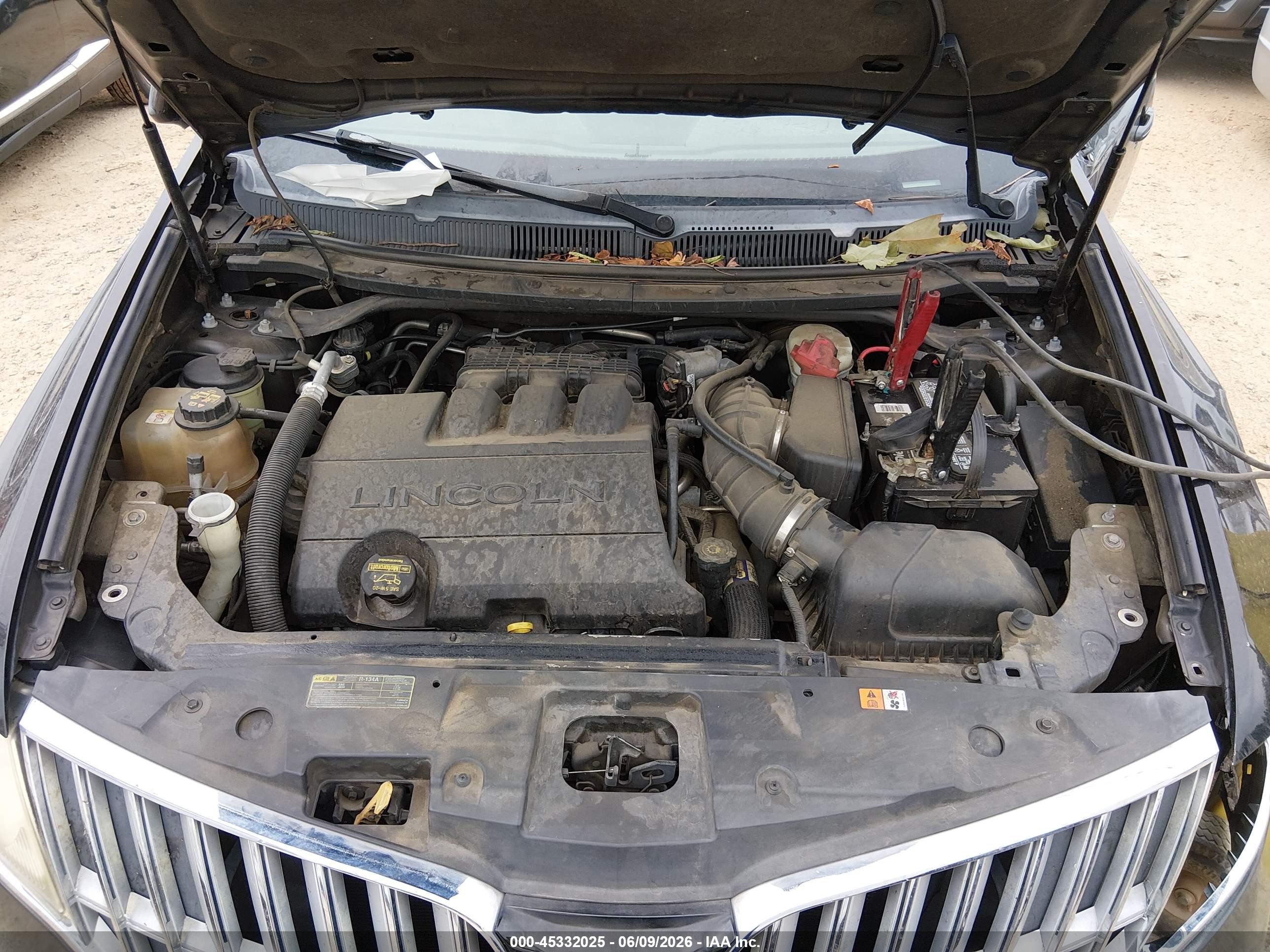 2010 Lincoln Mkt   Black vin: 2LMHJ5FR0ABJ10596