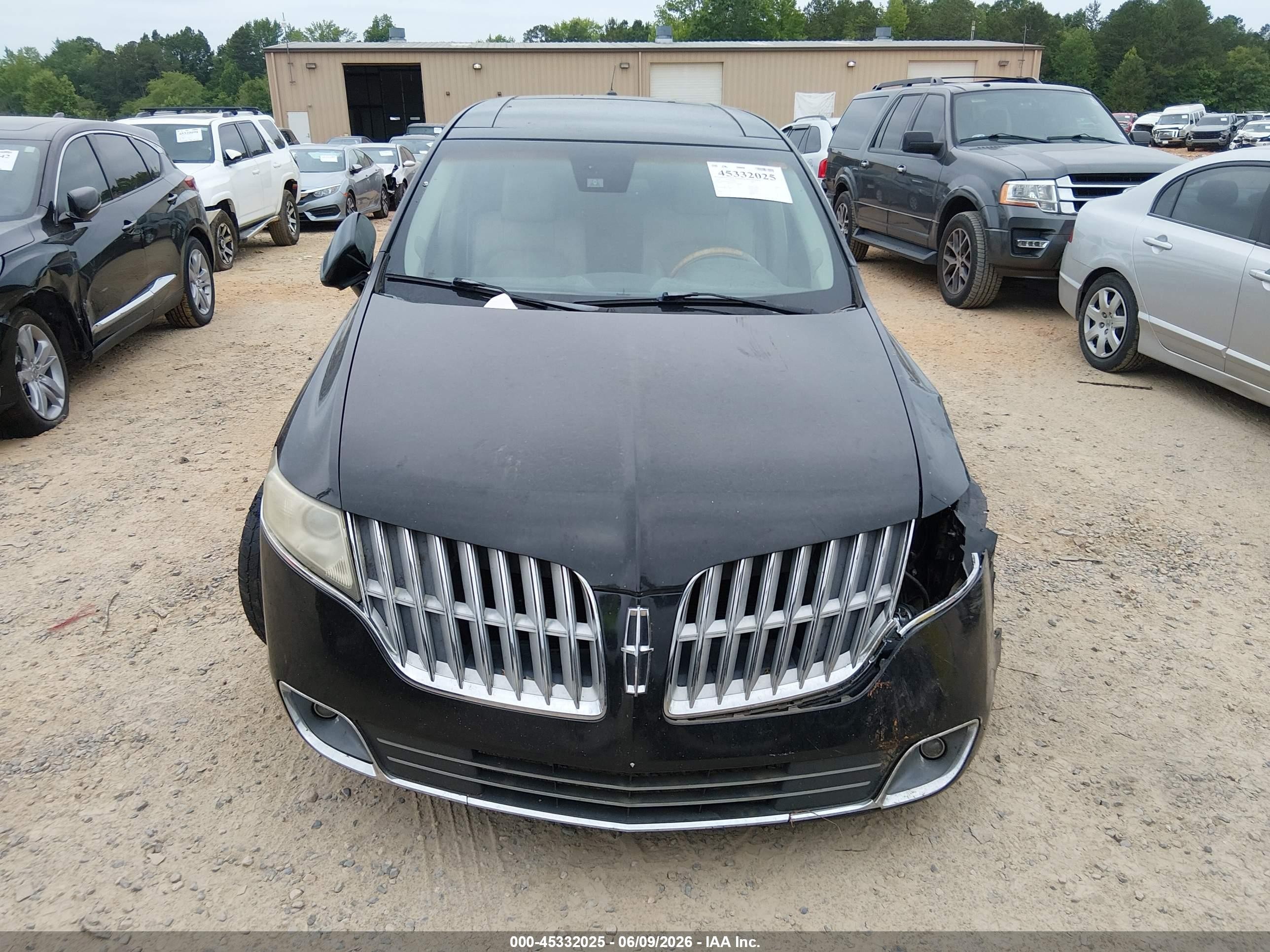 2010 Lincoln Mkt   Black vin: 2LMHJ5FR0ABJ10596