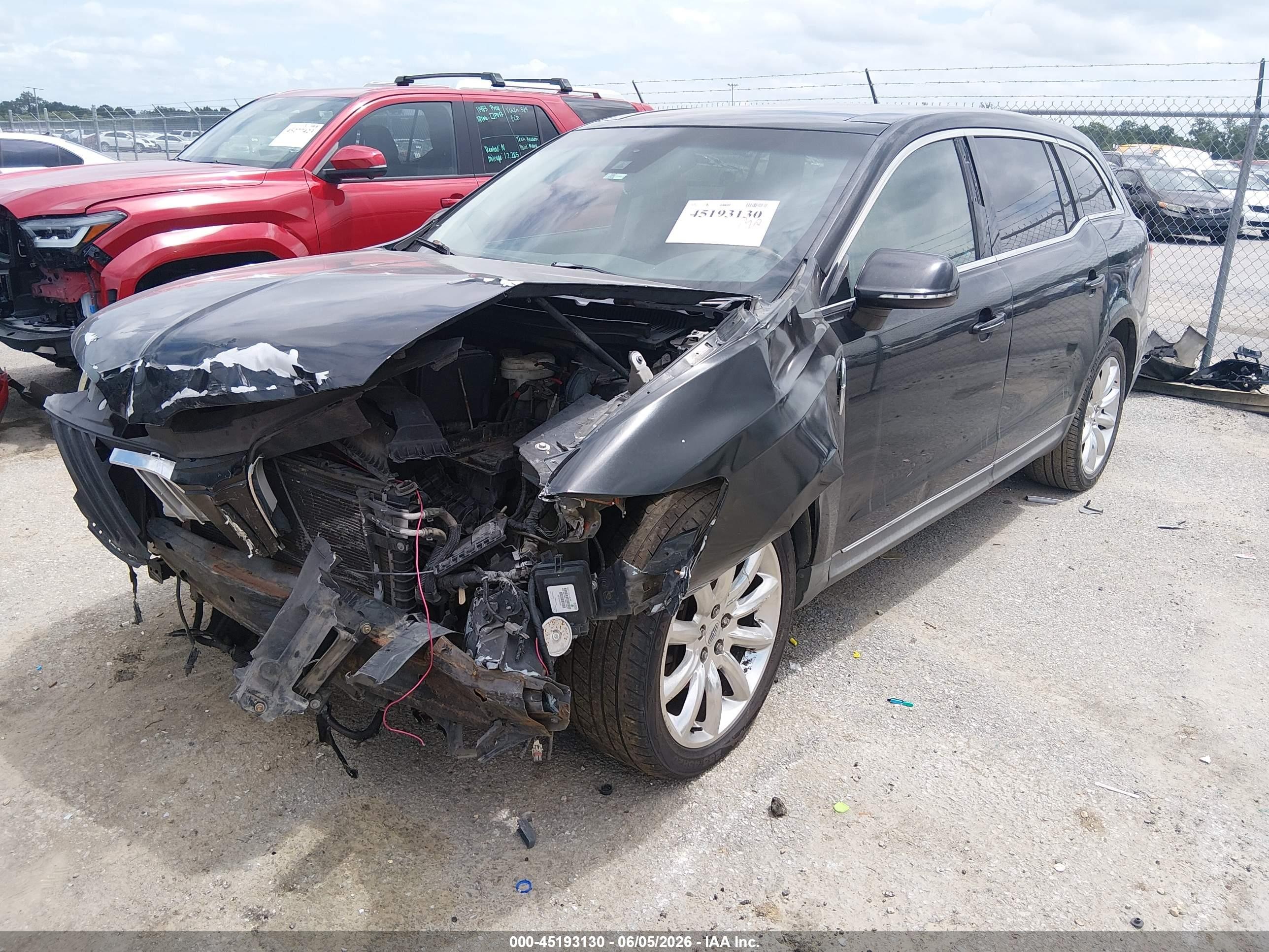 2010 Lincoln Mkt   Black vin: 2LMHJ5FR1ABJ16388