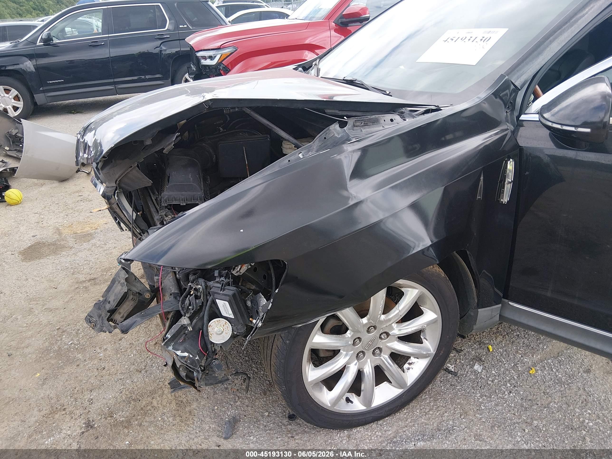 2010 Lincoln Mkt   Black vin: 2LMHJ5FR1ABJ16388