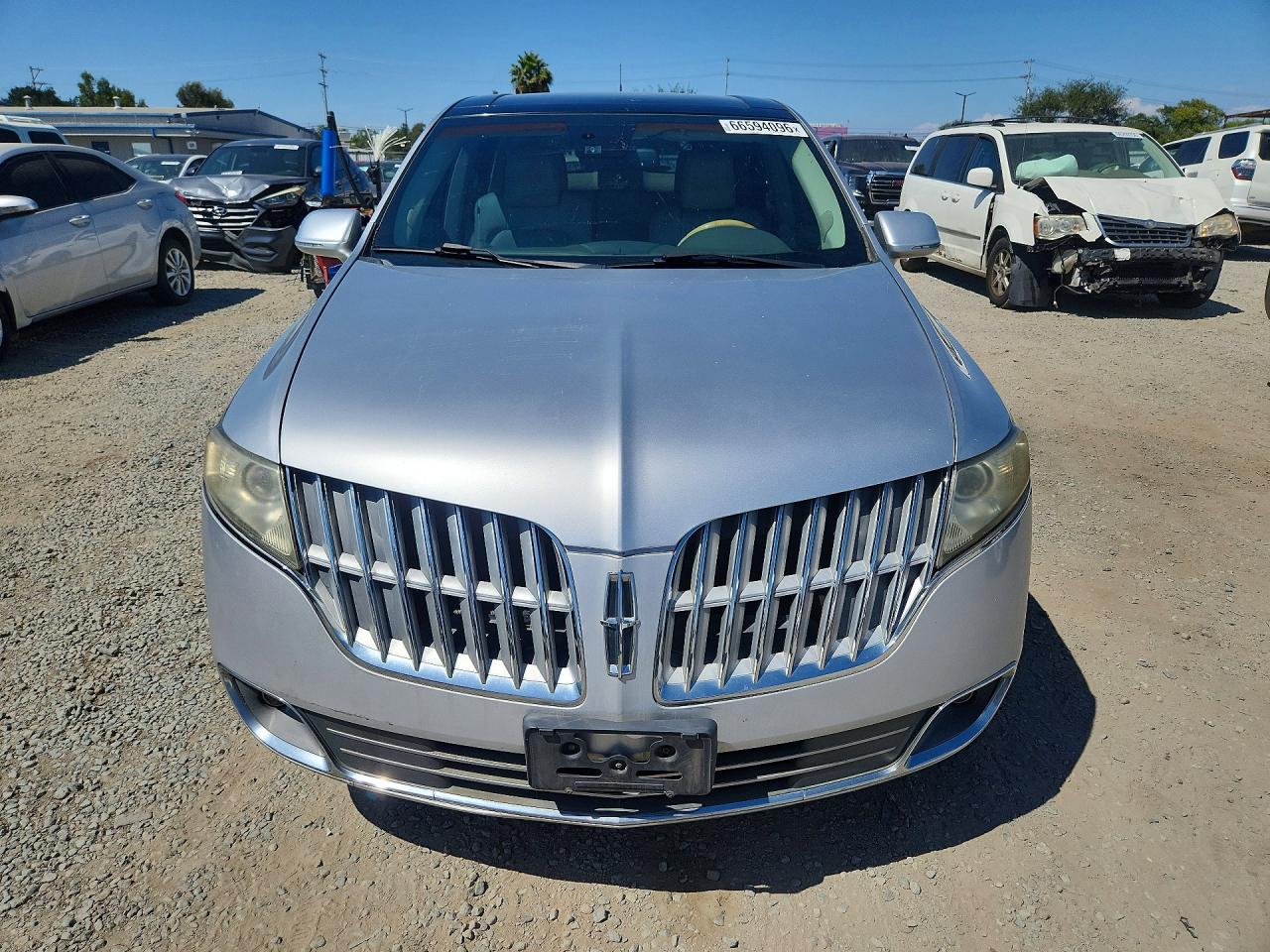 2010 Lincoln Mkt White vin: 2LMHJ5FR2ABJ11636