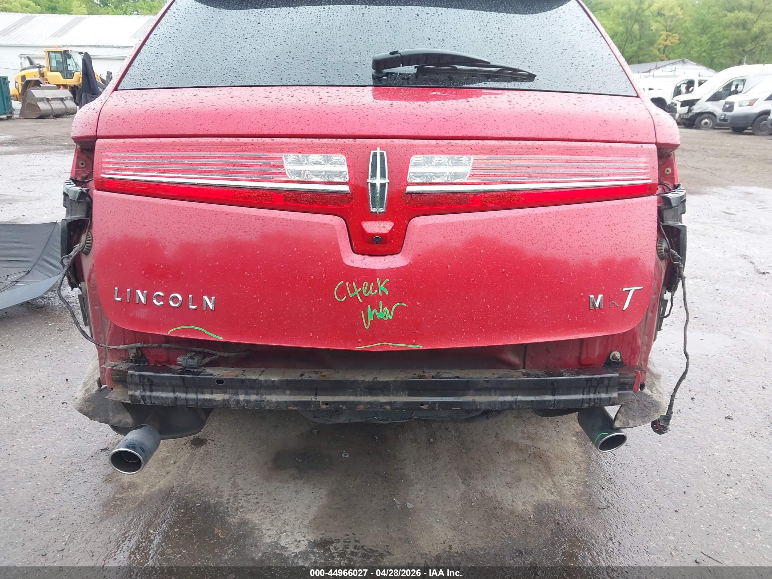 2010 Lincoln Mkt   Red vin: 2LMHJ5FR2ABJ13340