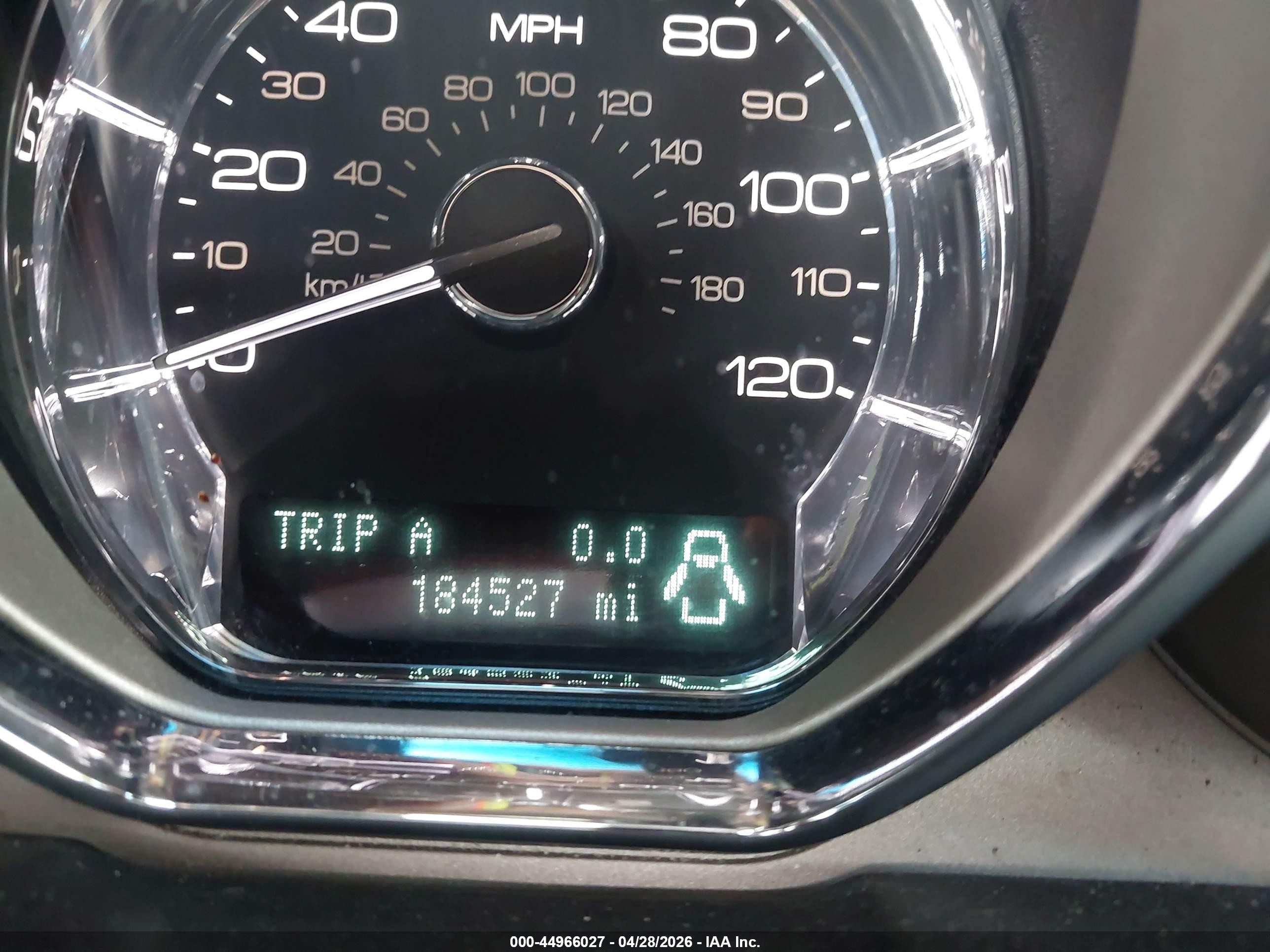 2010 Lincoln Mkt   Red vin: 2LMHJ5FR2ABJ13340