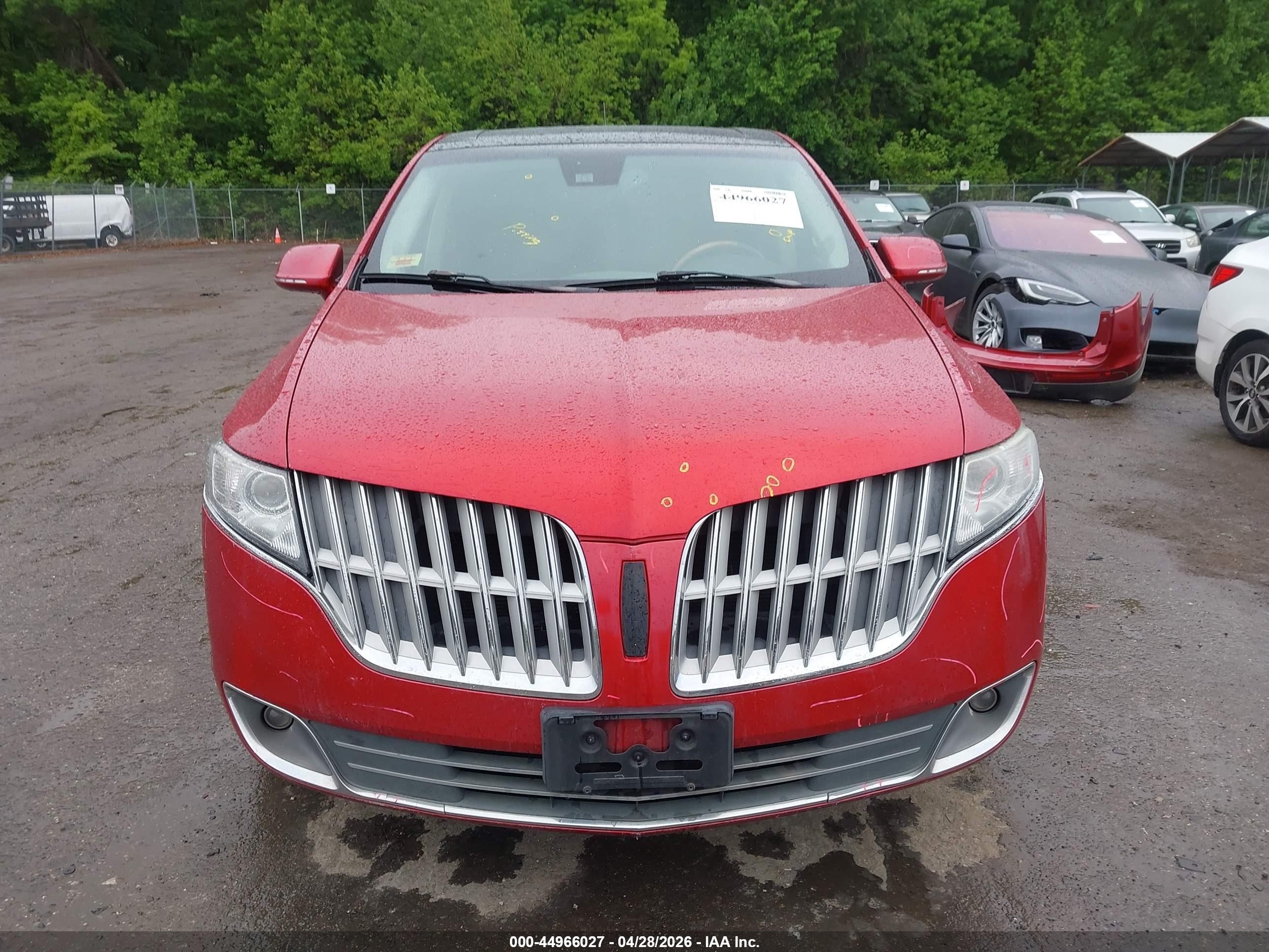 2010 Lincoln Mkt   Red vin: 2LMHJ5FR2ABJ13340