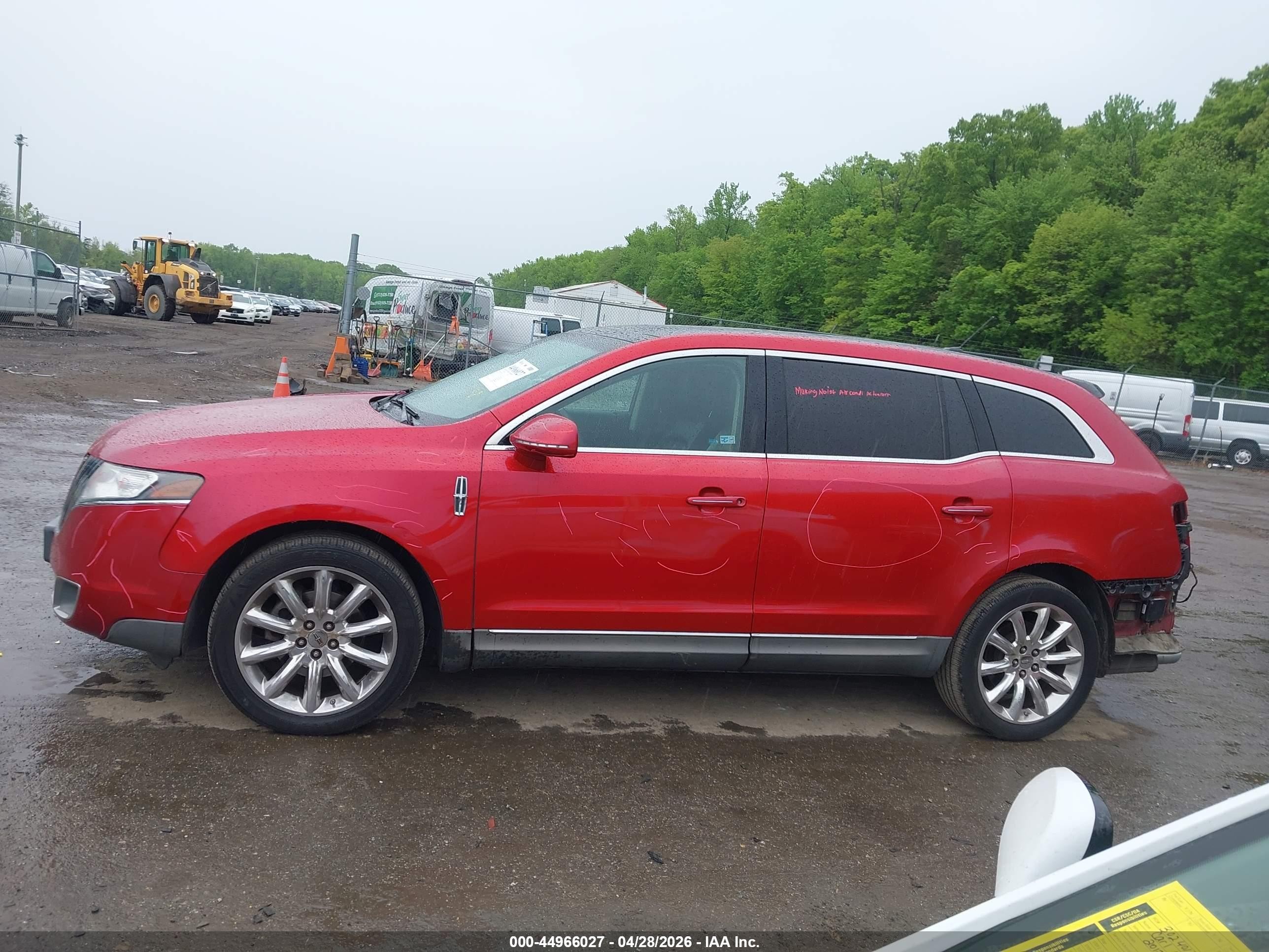2010 Lincoln Mkt   Red vin: 2LMHJ5FR2ABJ13340
