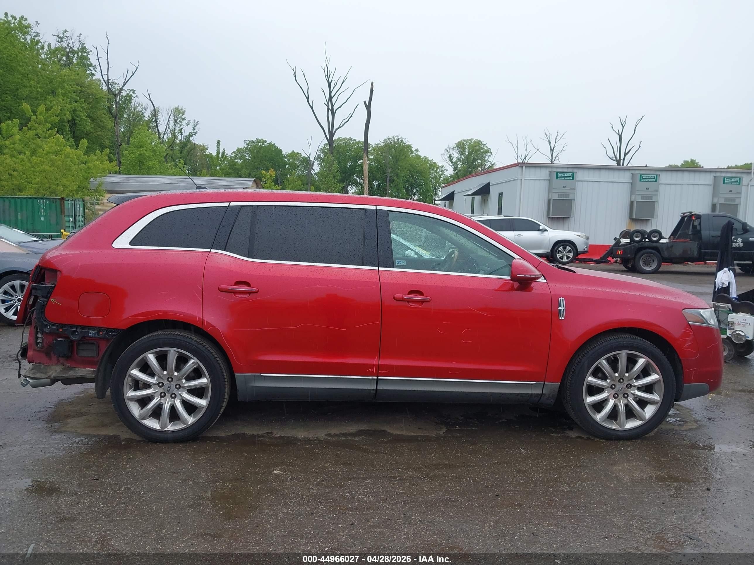2010 Lincoln Mkt   Red vin: 2LMHJ5FR2ABJ13340