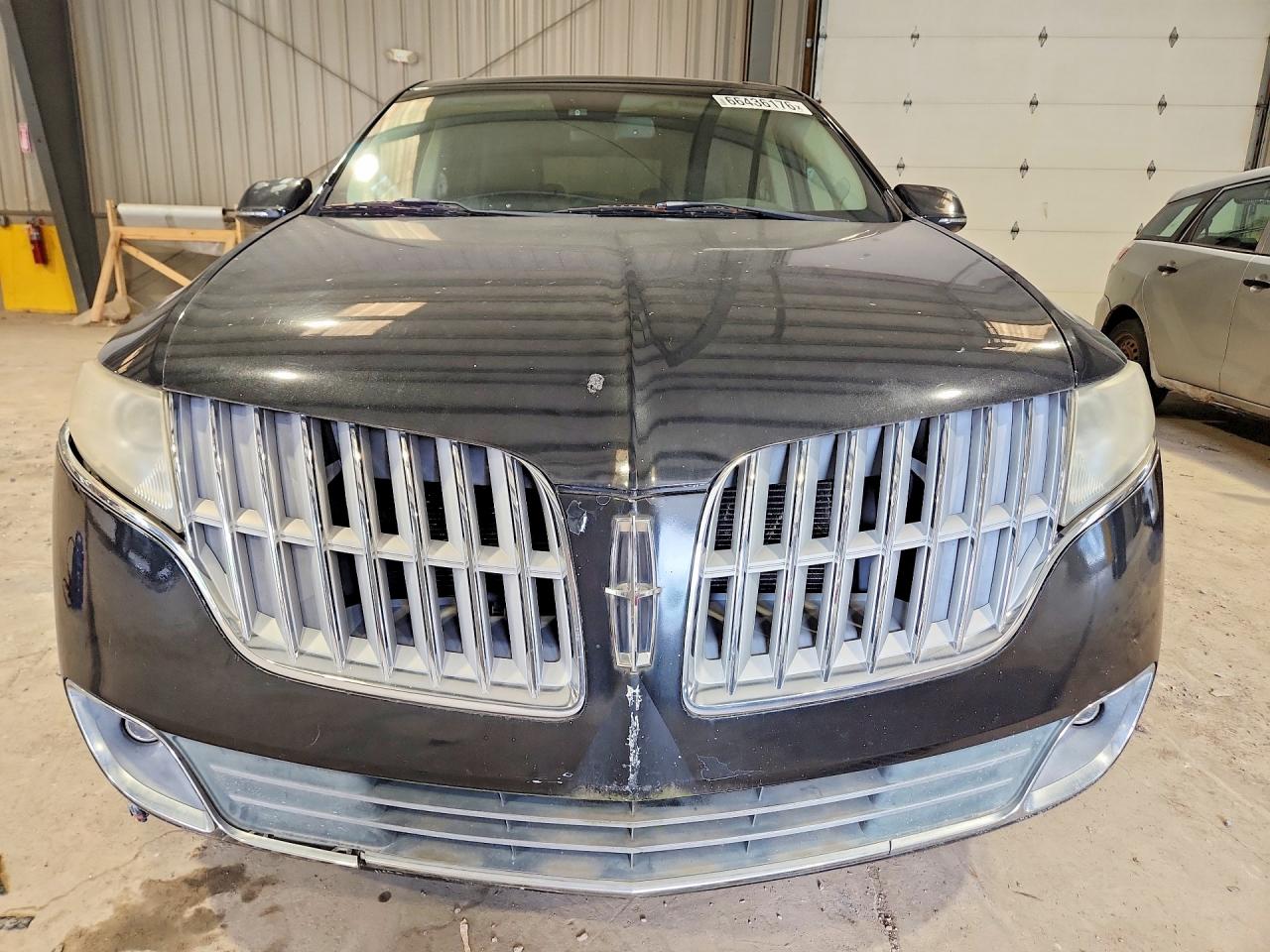 2010 Lincoln Mkt Black vin: 2LMHJ5FR3ABJ03402