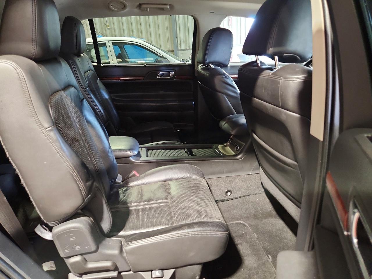 2010 Lincoln Mkt Black vin: 2LMHJ5FR3ABJ03402