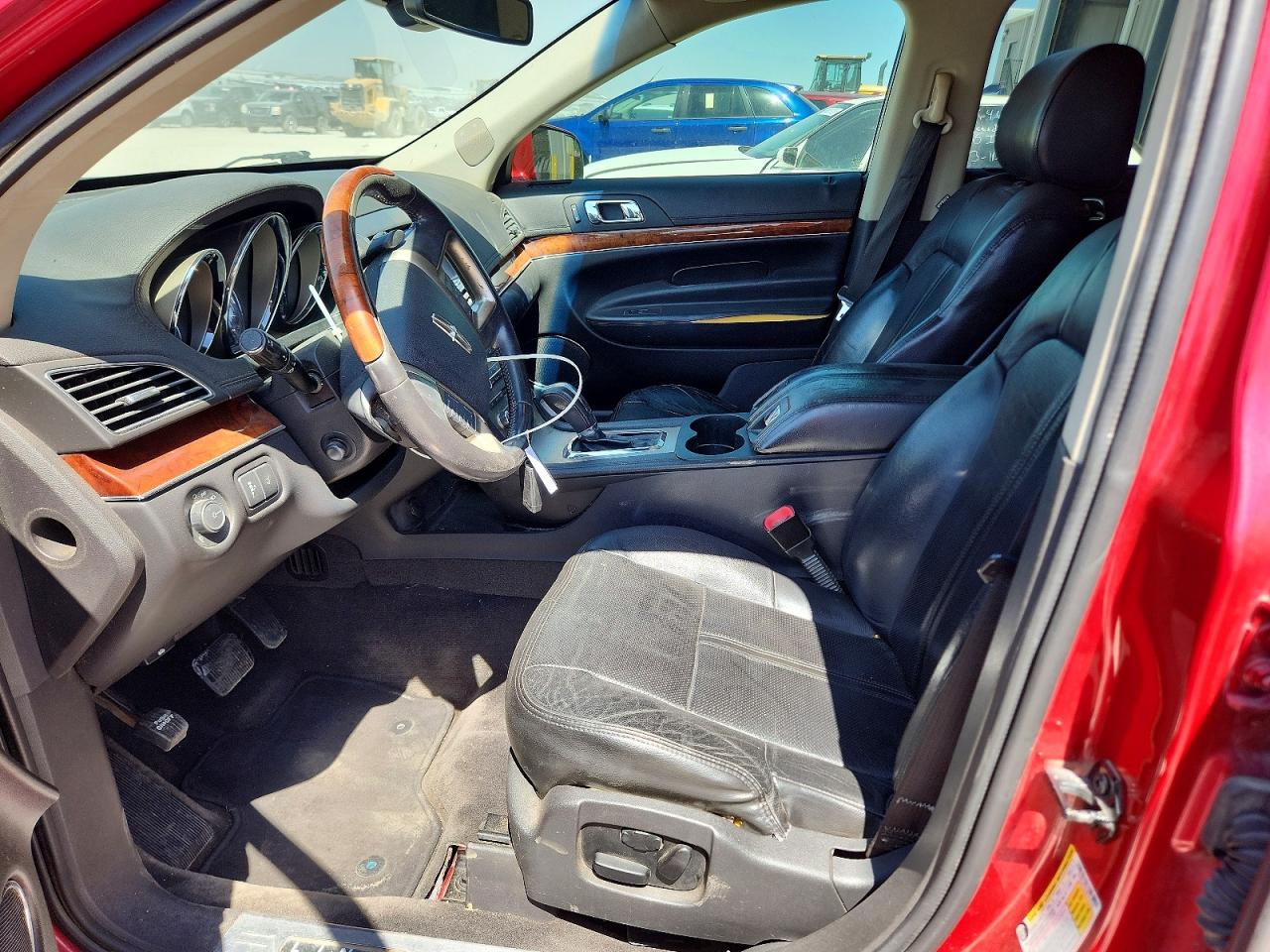 2011 Lincoln Mkt Бордовый vin: 2LMHJ5FR3BBJ54142