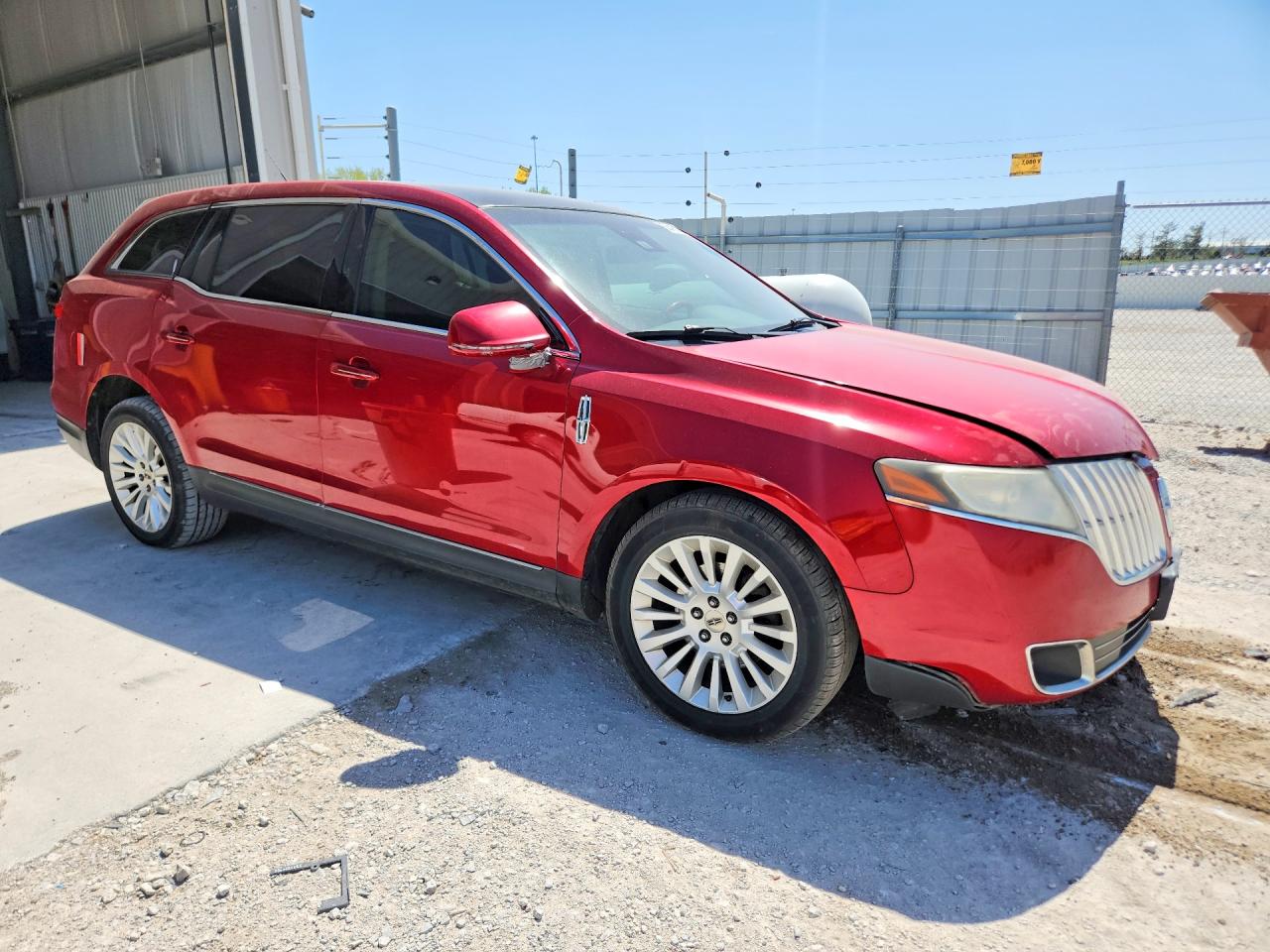 2011 Lincoln Mkt Бордовый vin: 2LMHJ5FR3BBJ54142