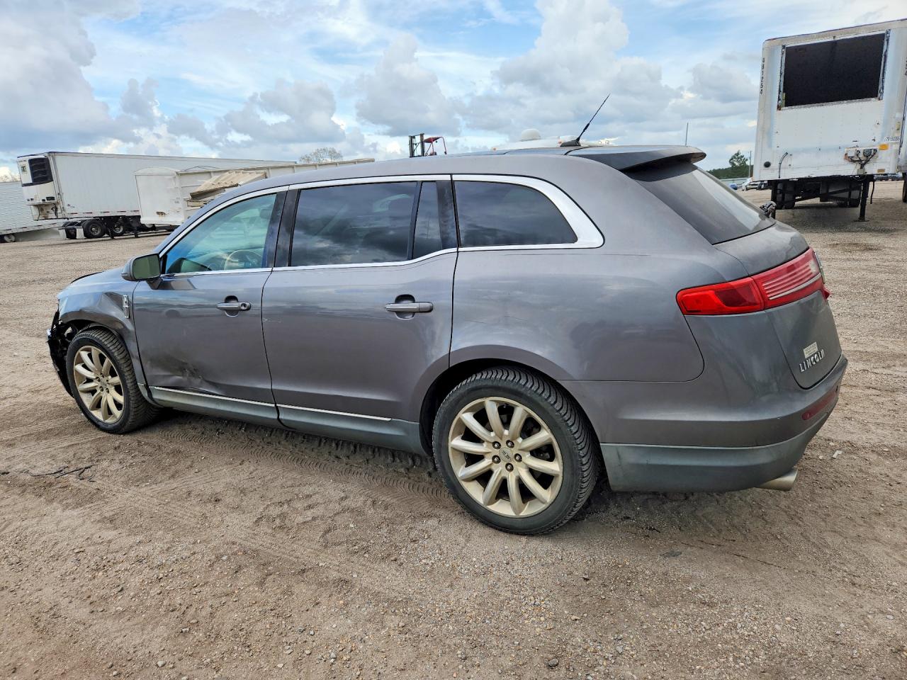 2010 Lincoln Mkt Gray vin: 2LMHJ5FR4ABJ16448