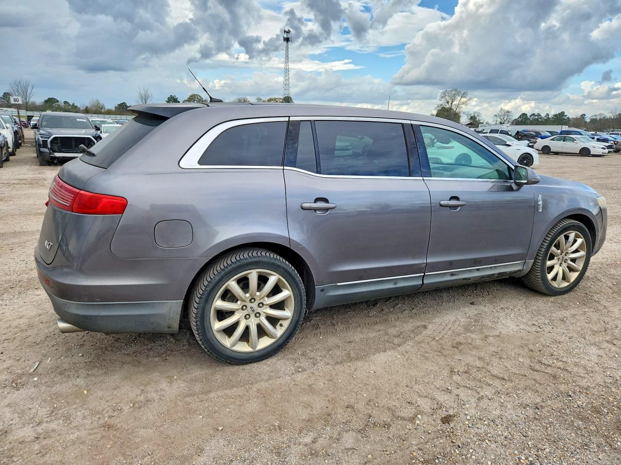 2010 Lincoln Mkt Gray vin: 2LMHJ5FR4ABJ16448