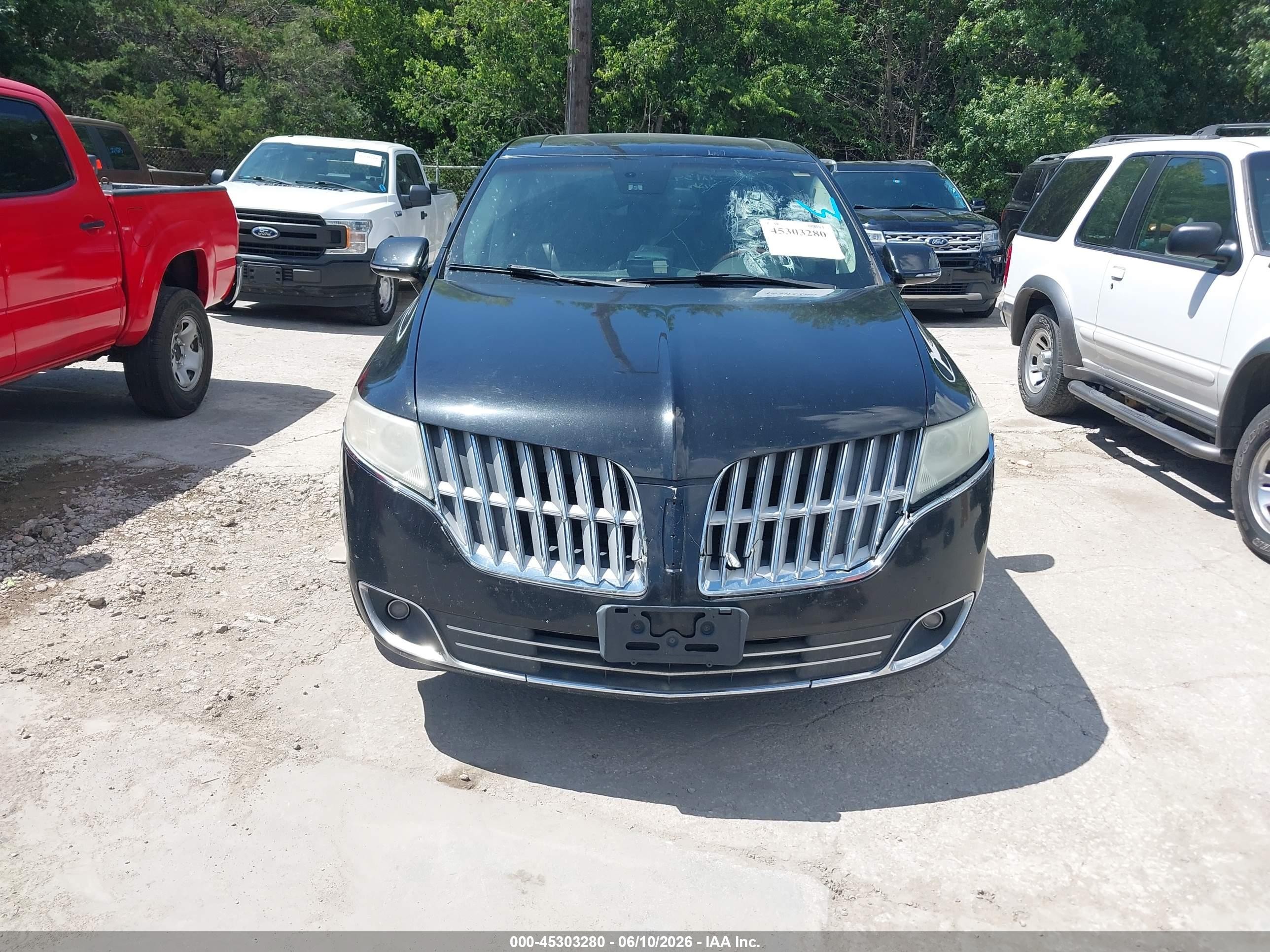 2010 Lincoln Mkt   Black vin: 2LMHJ5FR5ABJ12134