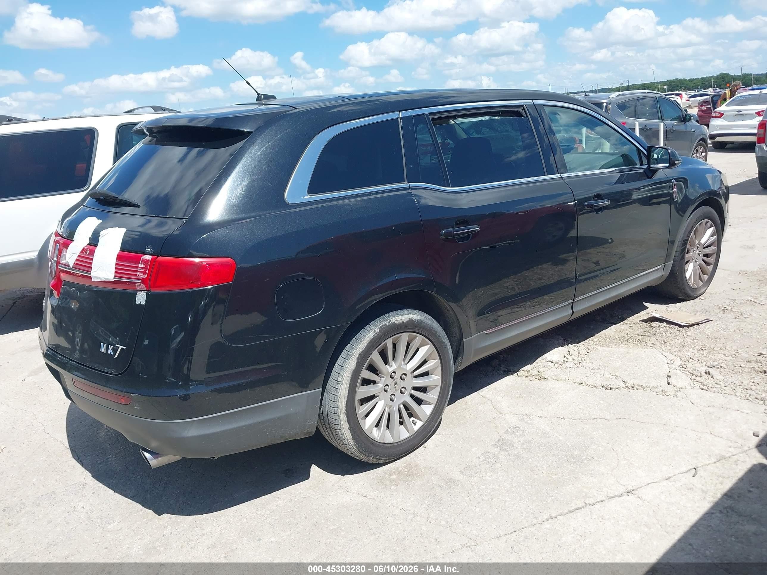 2010 Lincoln Mkt   Black vin: 2LMHJ5FR5ABJ12134