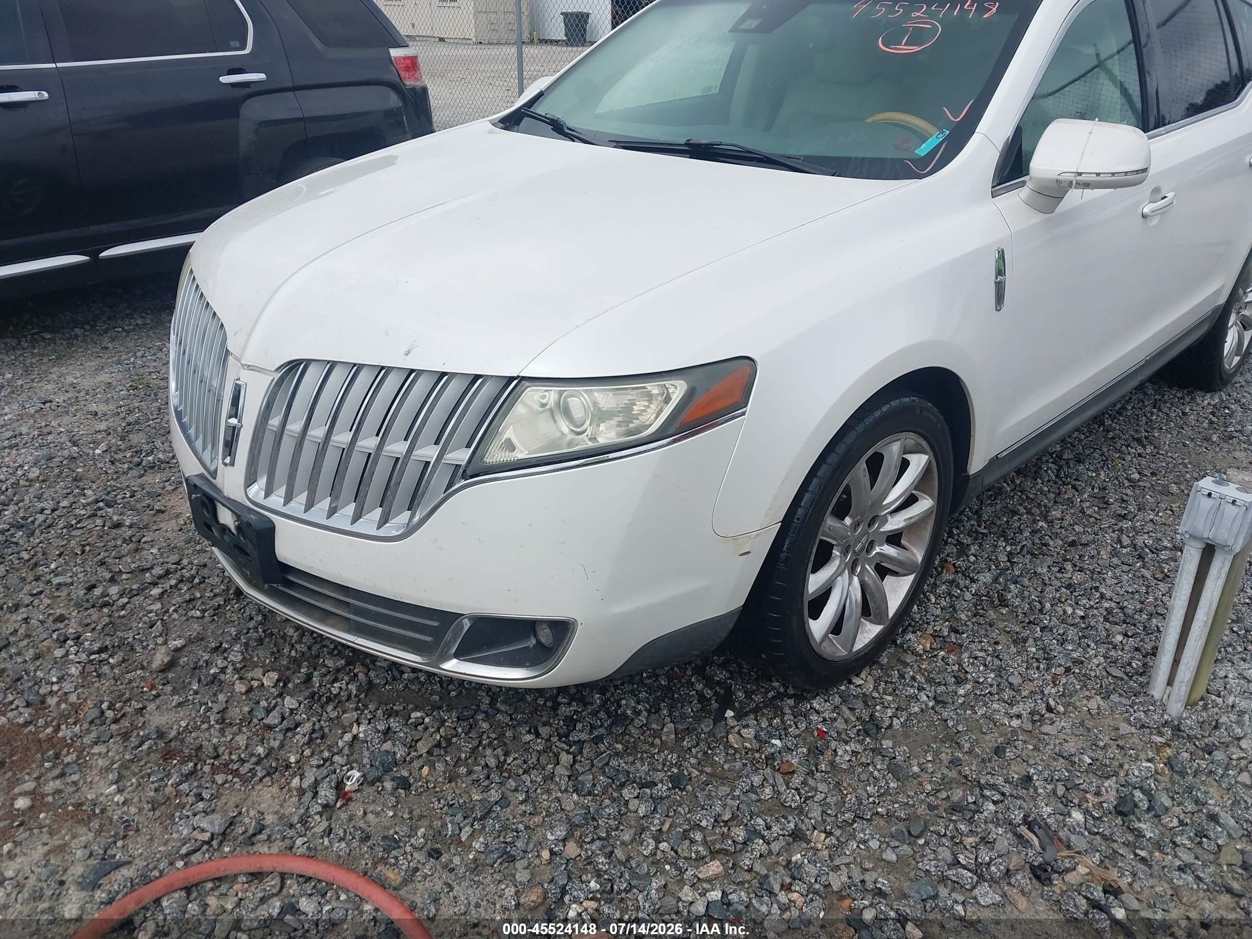 2010 Lincoln Mkt   White vin: 2LMHJ5FR5ABJ50298