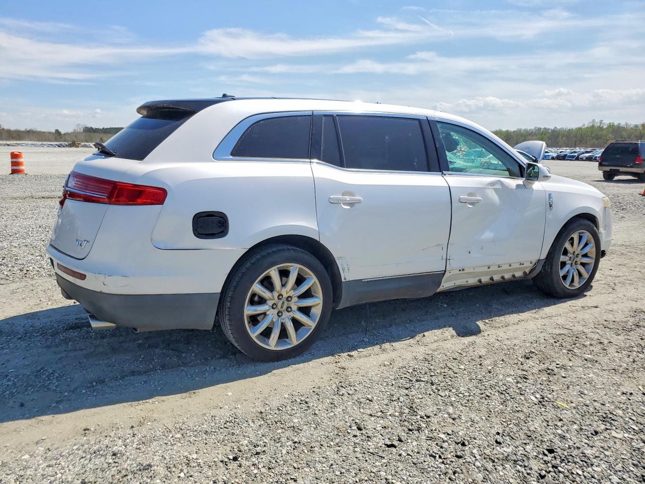 2010 Lincoln Mkt Белый vin: 2LMHJ5FR6ABJ04754