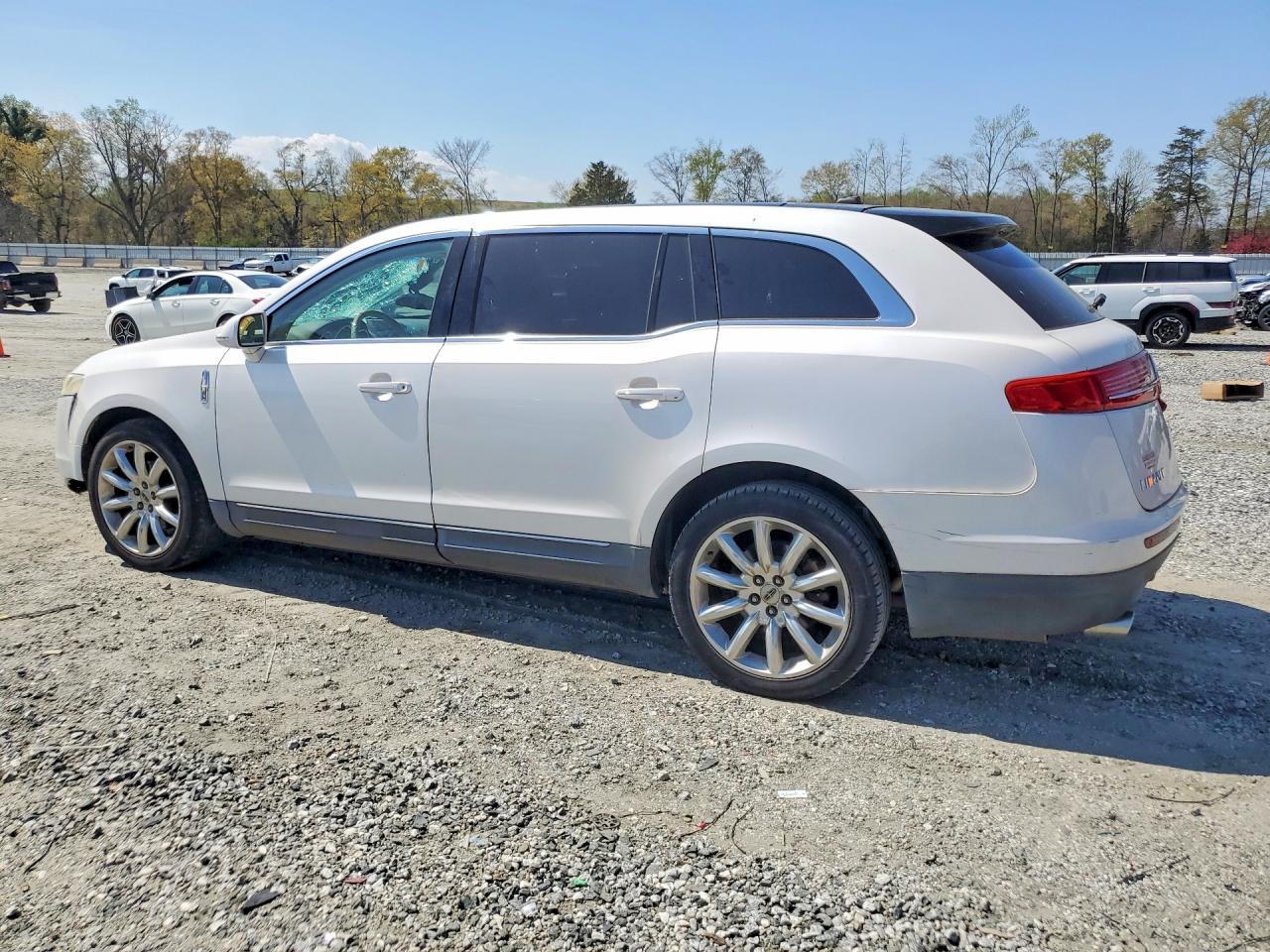 2010 Lincoln Mkt Белый vin: 2LMHJ5FR6ABJ04754