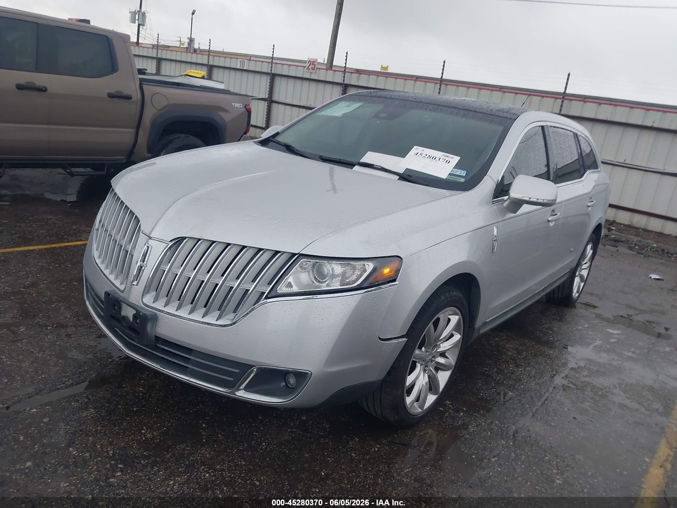 2010 Lincoln Mkt   Серебряный vin: 2LMHJ5FR6ABJ15513
