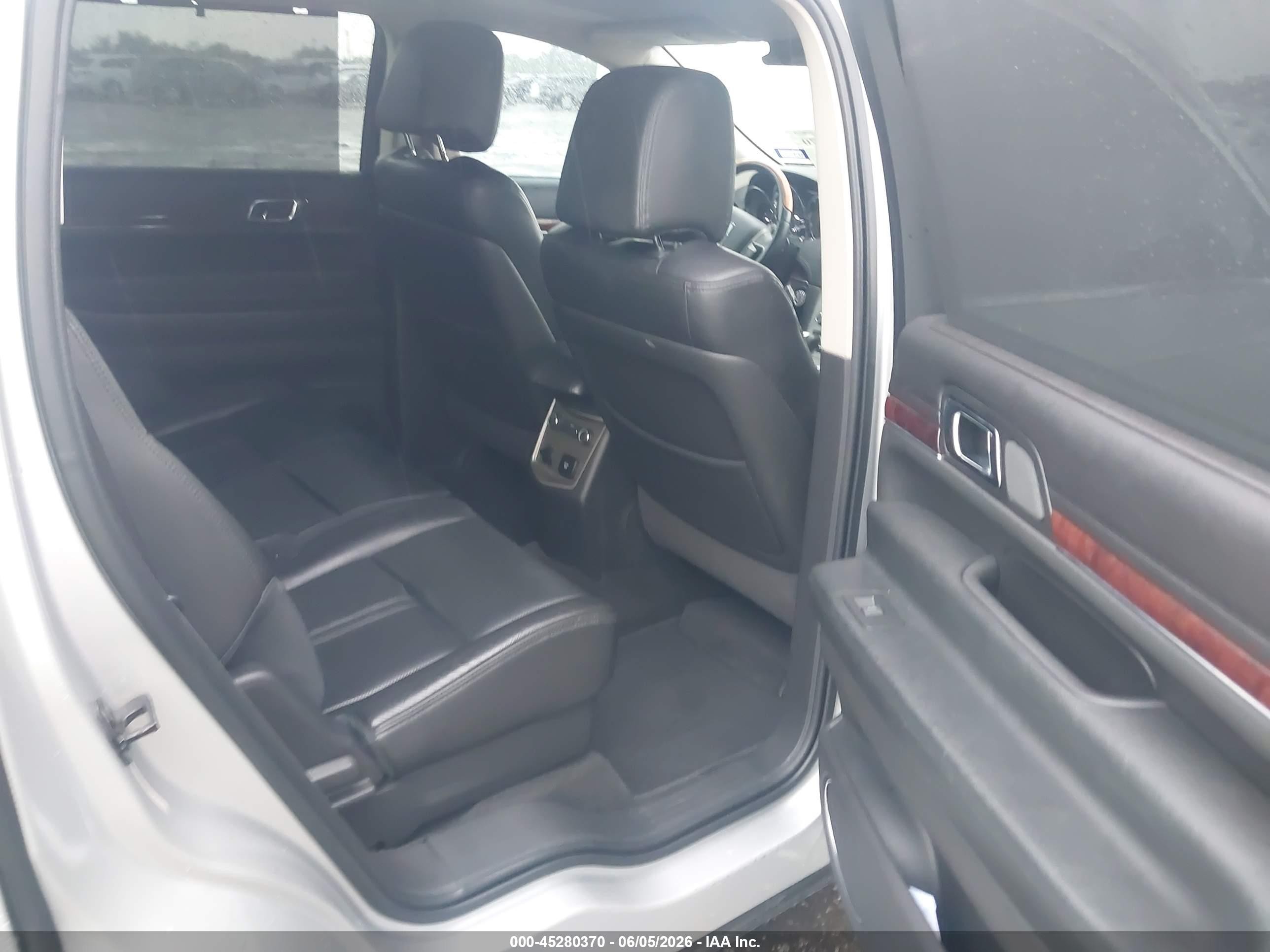 2010 Lincoln Mkt   Серебряный vin: 2LMHJ5FR6ABJ15513