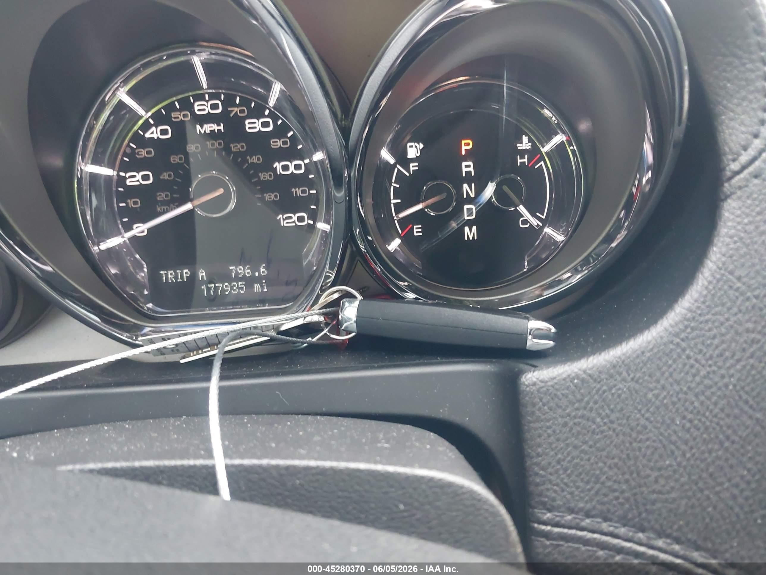 2010 Lincoln Mkt   Серебряный vin: 2LMHJ5FR6ABJ15513