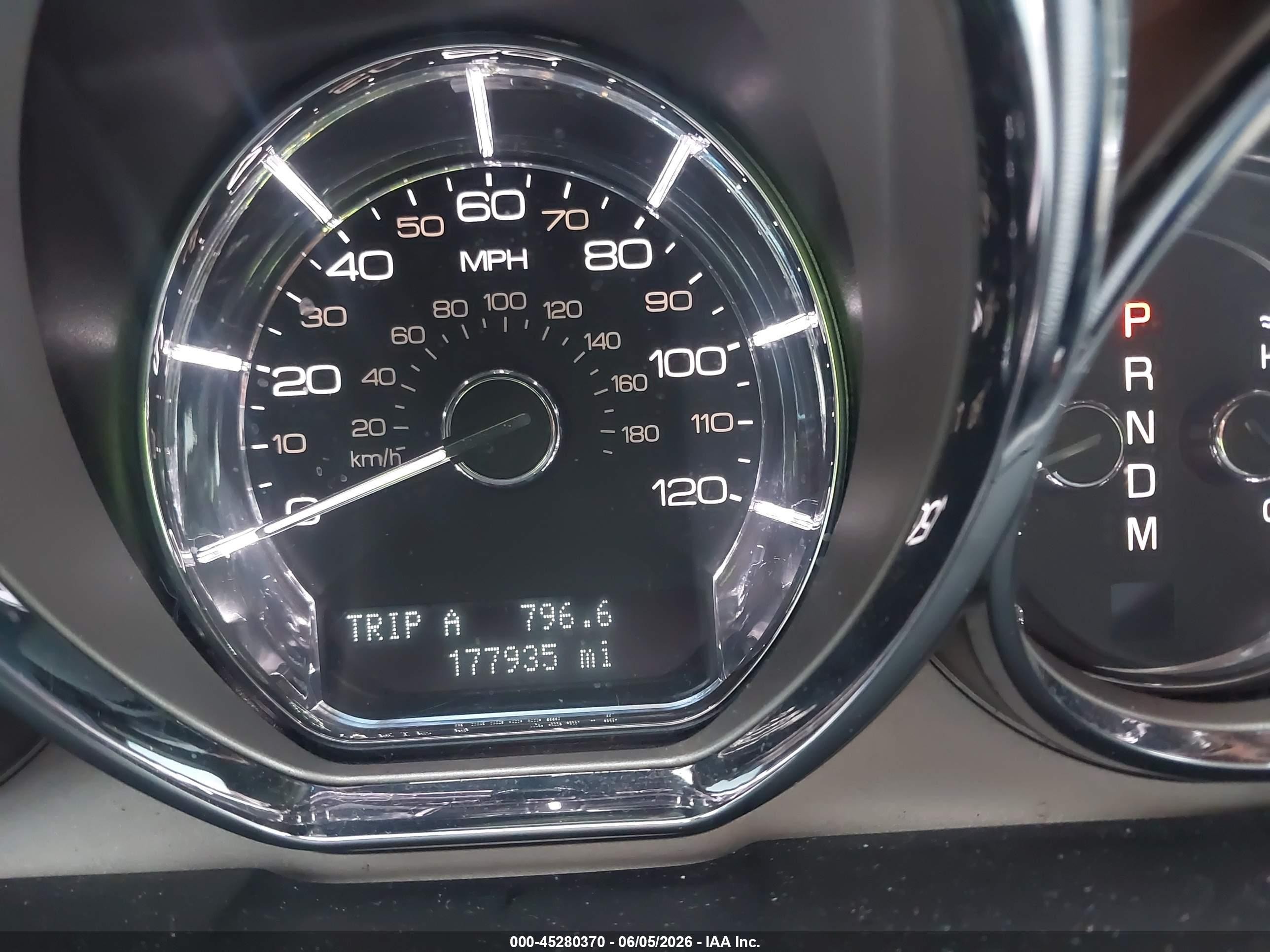 2010 Lincoln Mkt   Серебряный vin: 2LMHJ5FR6ABJ15513